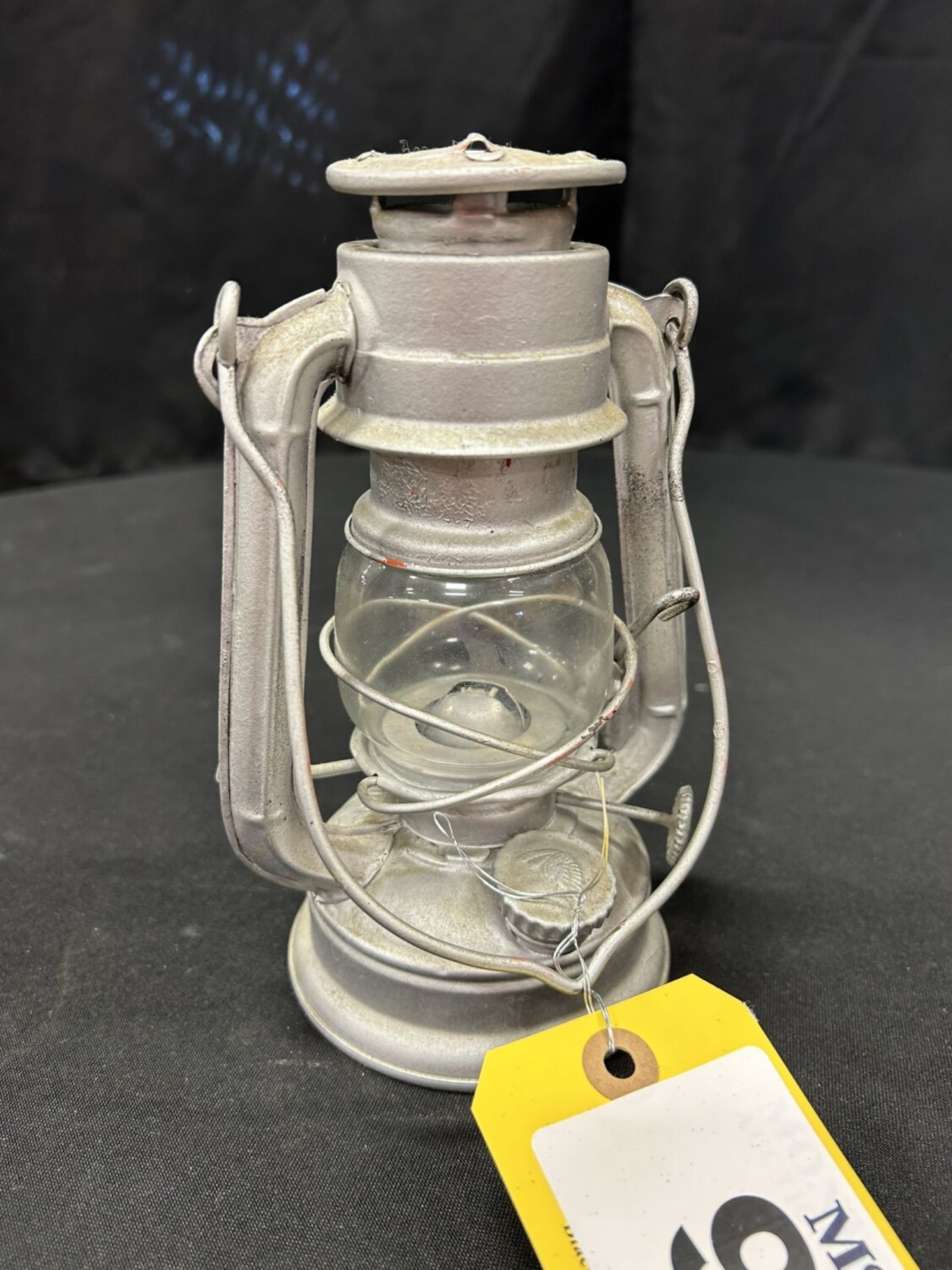 ANTIQUE WINGED WHEEL NO. 350 KEROSINE LANTERN - Image 2 of 3