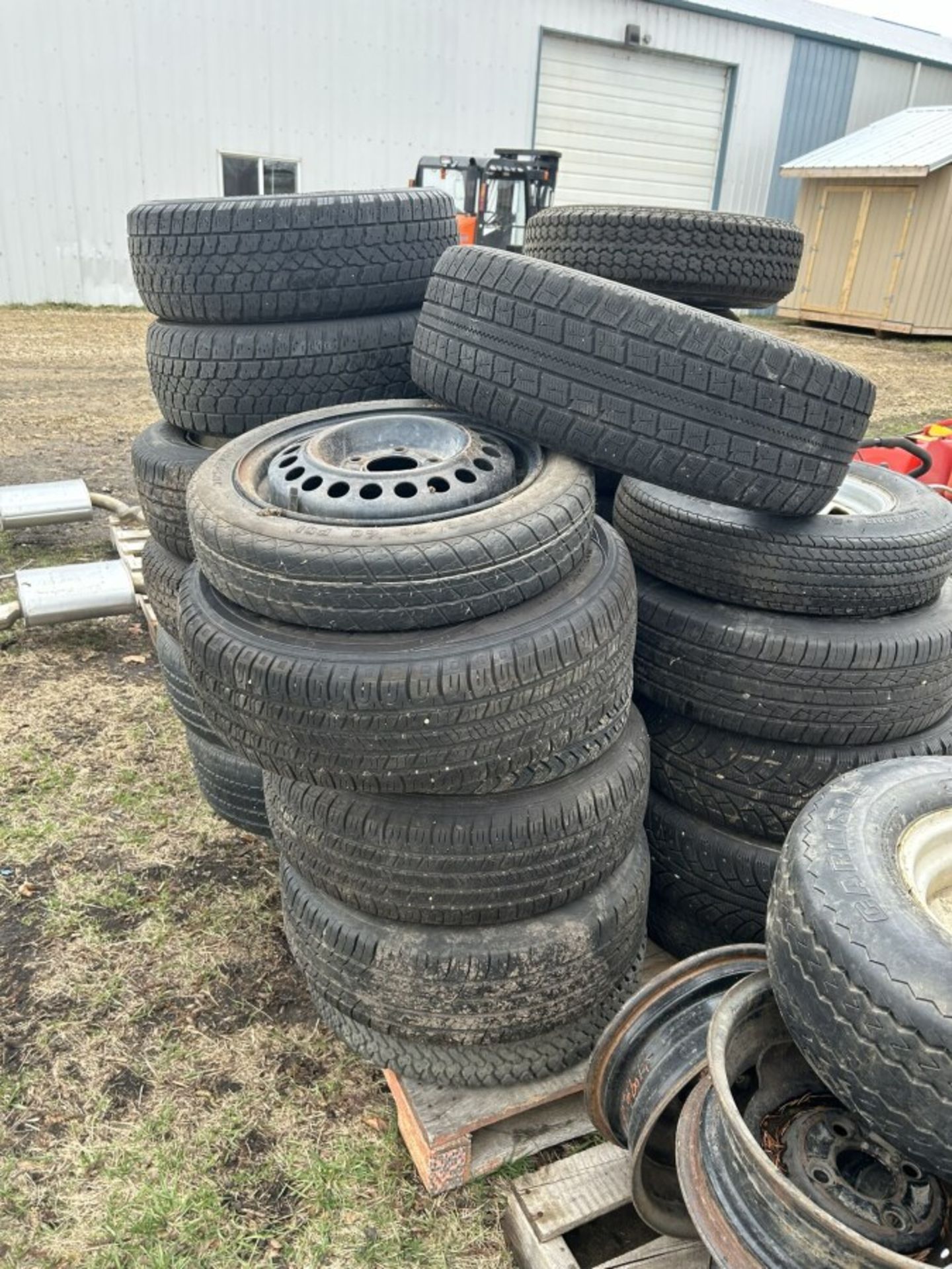 L/O ASSORTED TIRES AND RIMS - Image 7 of 7