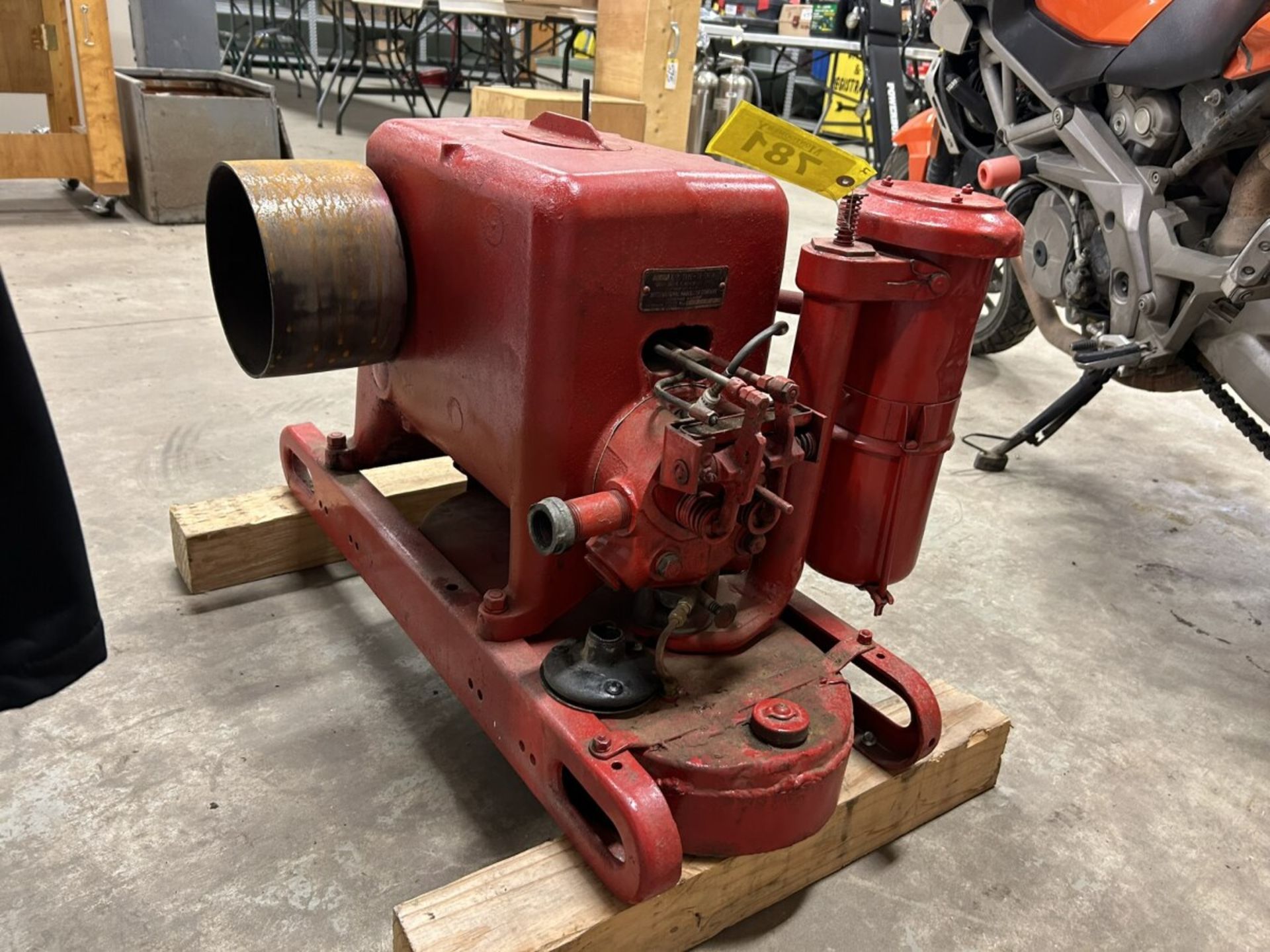 IHC MODEL LB 3 TO 5 HP STATIONARY ENGINE - Image 3 of 5