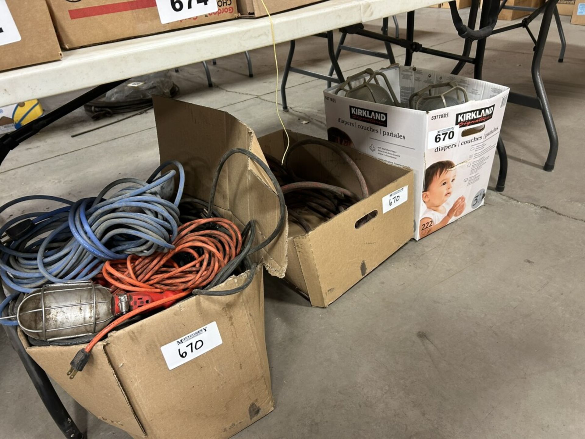 L/O ASSORTED EXTENSION CORDS, TROUBLE LIGHTS AIR LINE AND 2 INDUSTRIAL LIGHTS