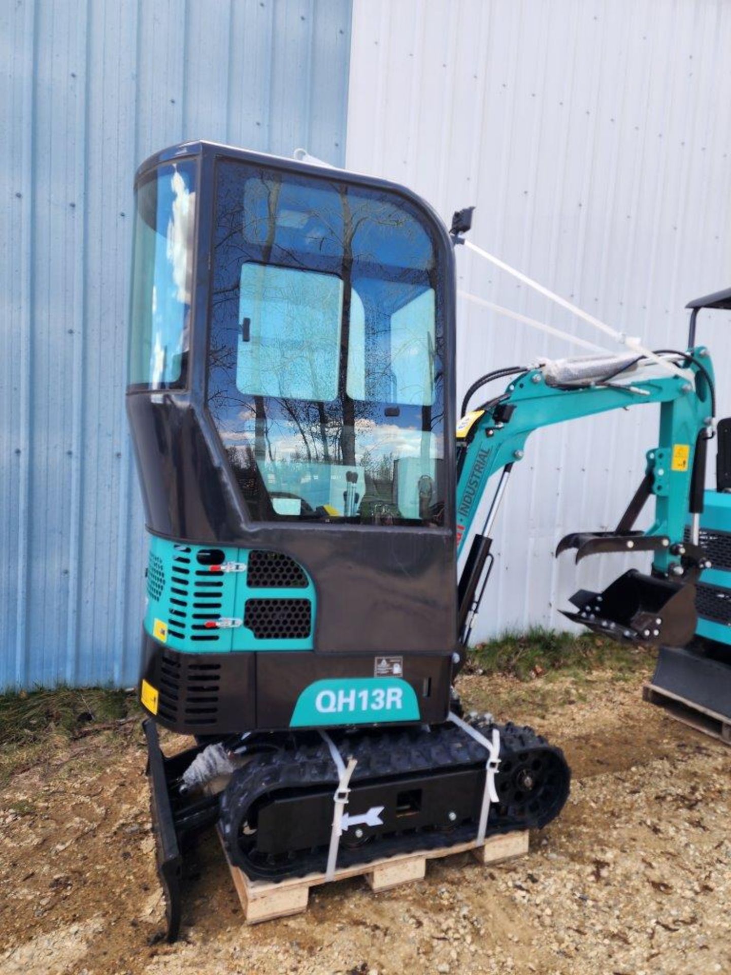 2024 AGT QH13R MINI EXCAVATOR W/ENCLOSED CAB (UNUSED) S/N: 20240844 - Image 2 of 11