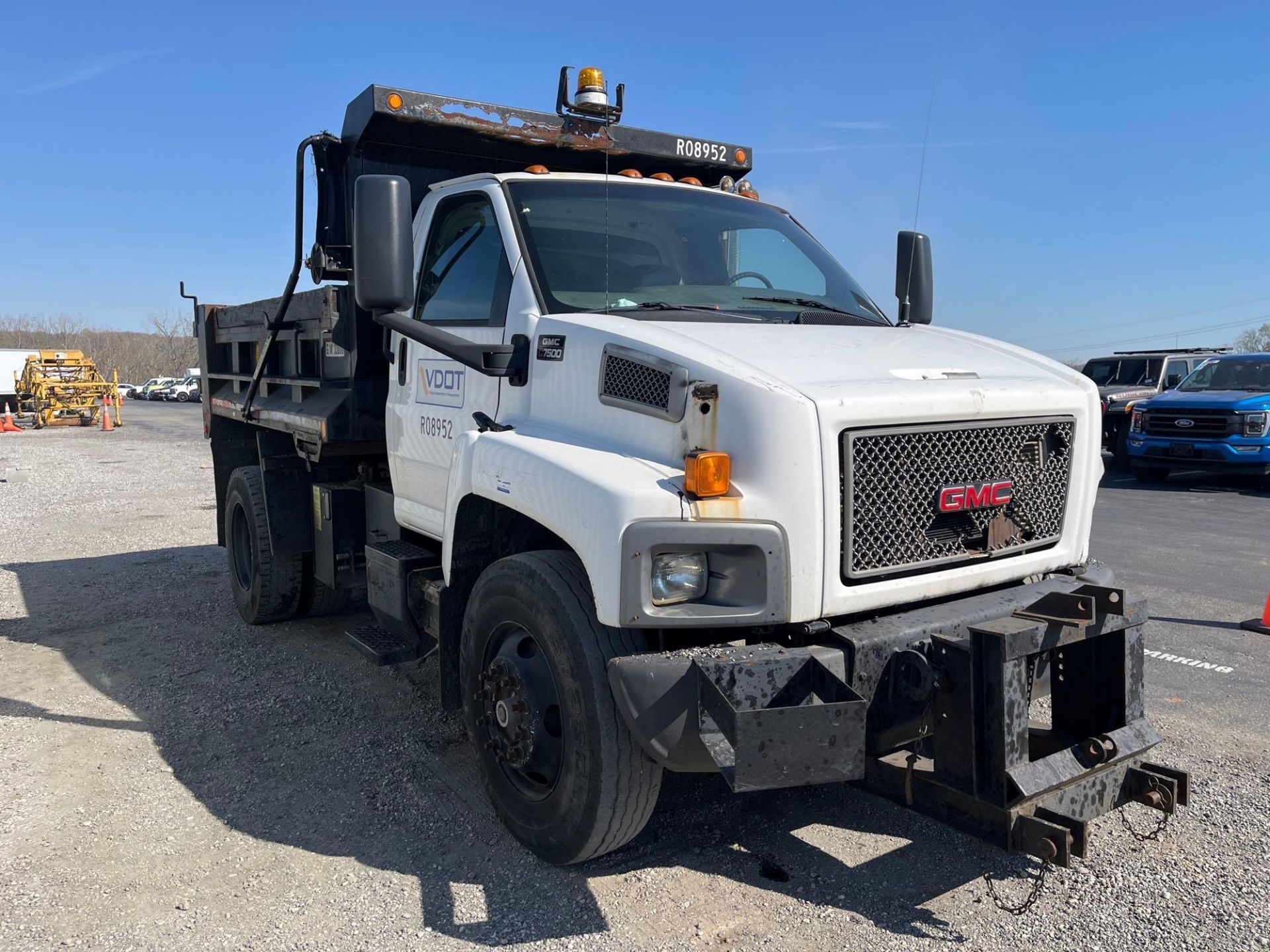 2008 GMC 7500 Single Axle Dump Truck - Image 4 of 22