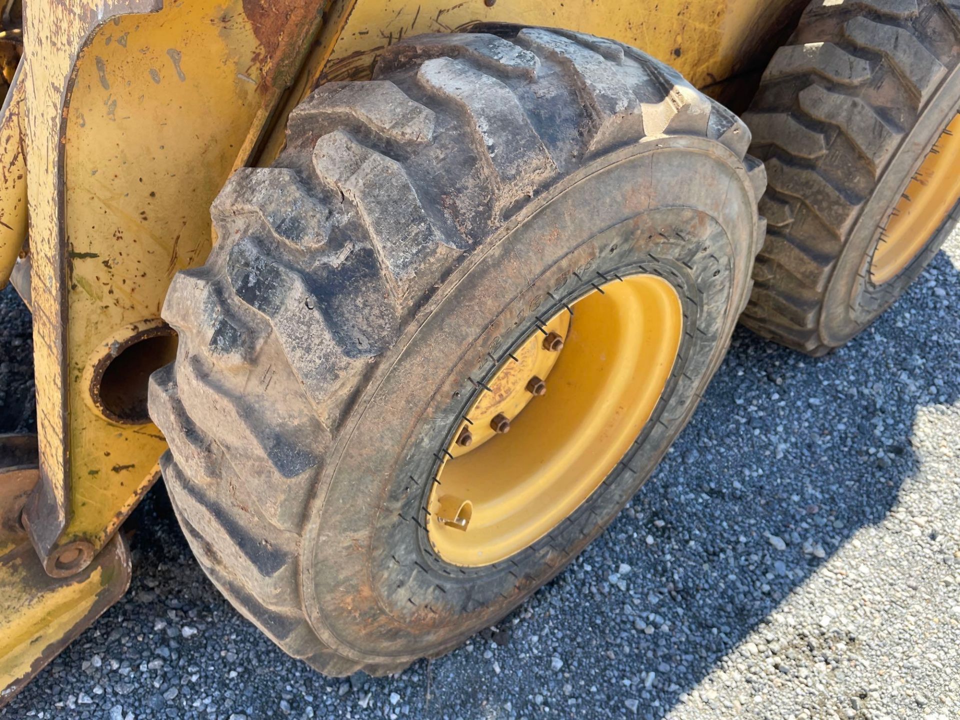 2004 John Deere 317 Rubber Tire Skidsteer Loader - Image 10 of 17