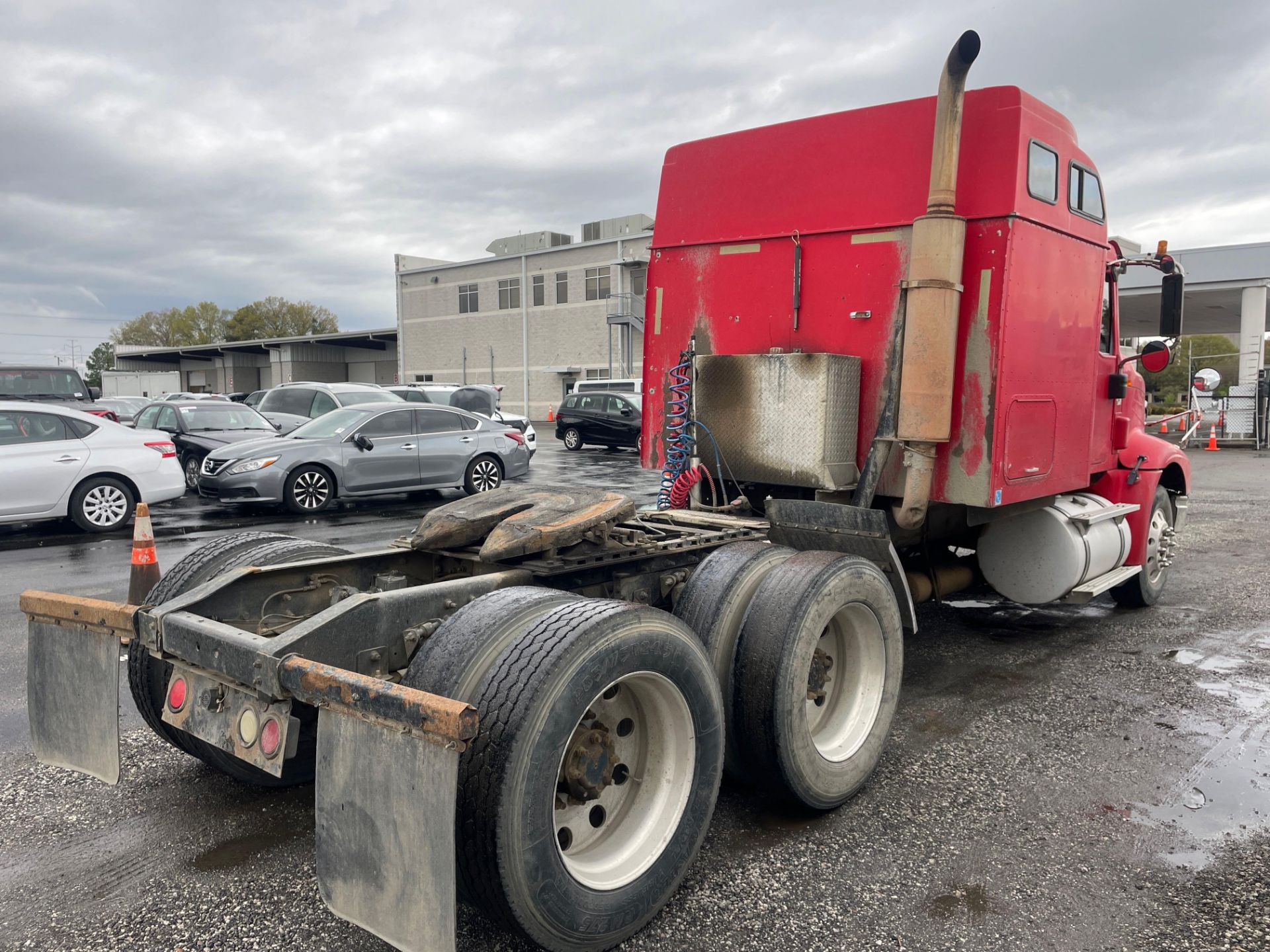 2005 International 9400 Sleeper Road Tractor - Image 3 of 26