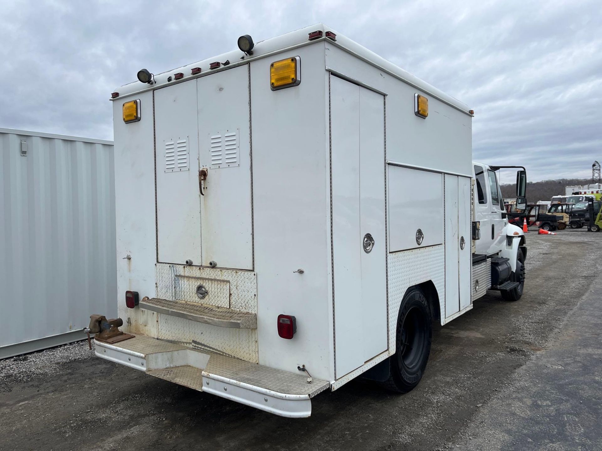 2004 International 4300SBA4X2 Extended Cab Utility Body Truck - Image 2 of 29