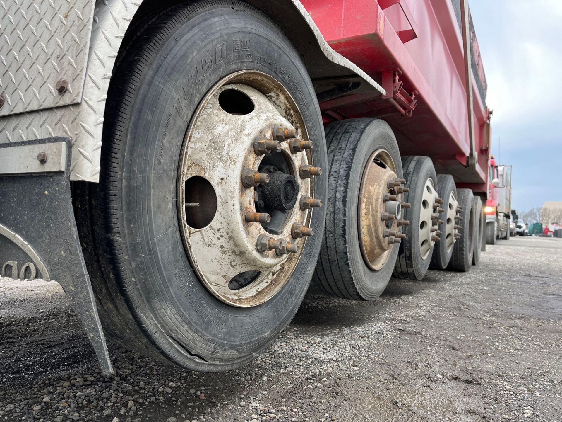 2019 Volvo VHD Centipede Dump Truck - Image 20 of 29