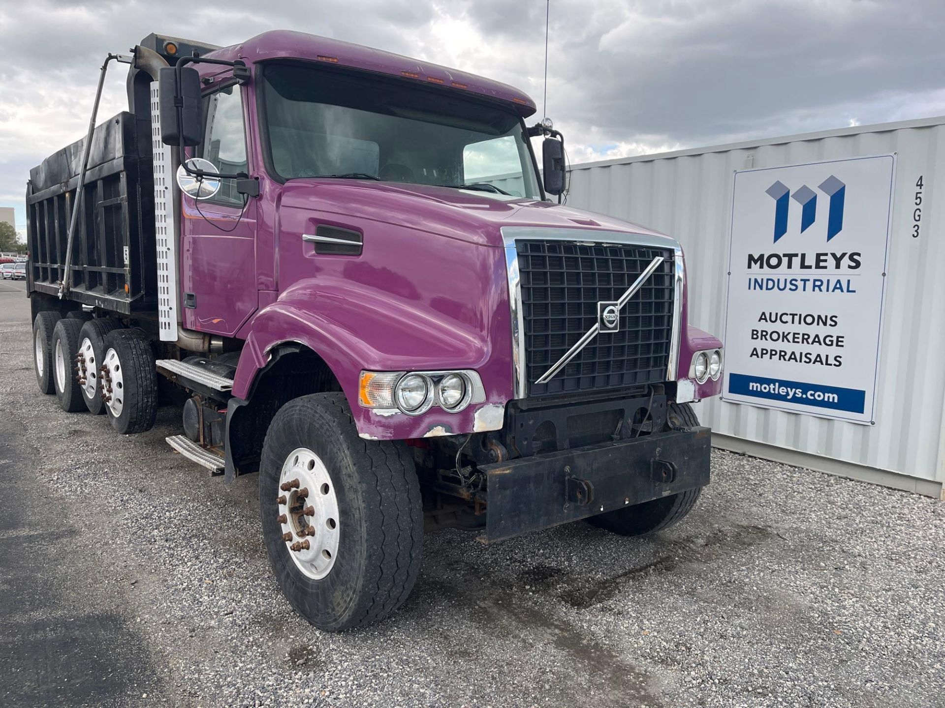 2006 Volvo VHD Dump Truck