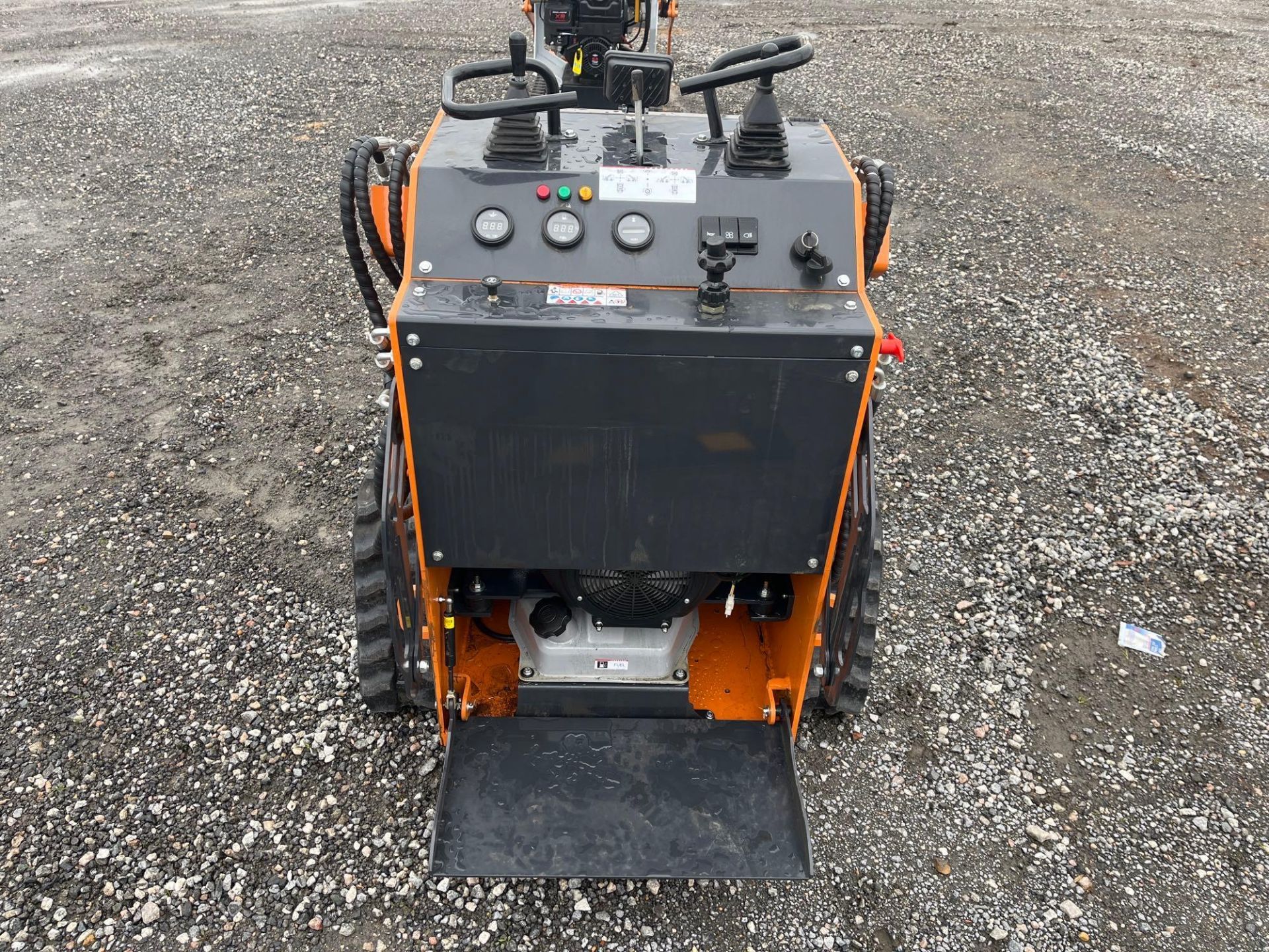 2023 Landhonor LDH-BC380 Mini Skid Steer Loader - Image 9 of 15