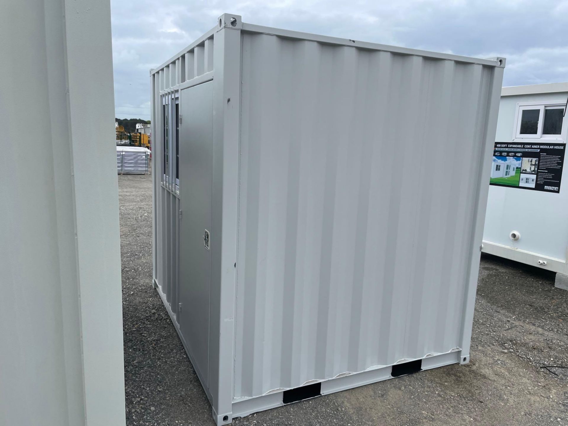 2024 9' Storage / Office Container - Image 4 of 7