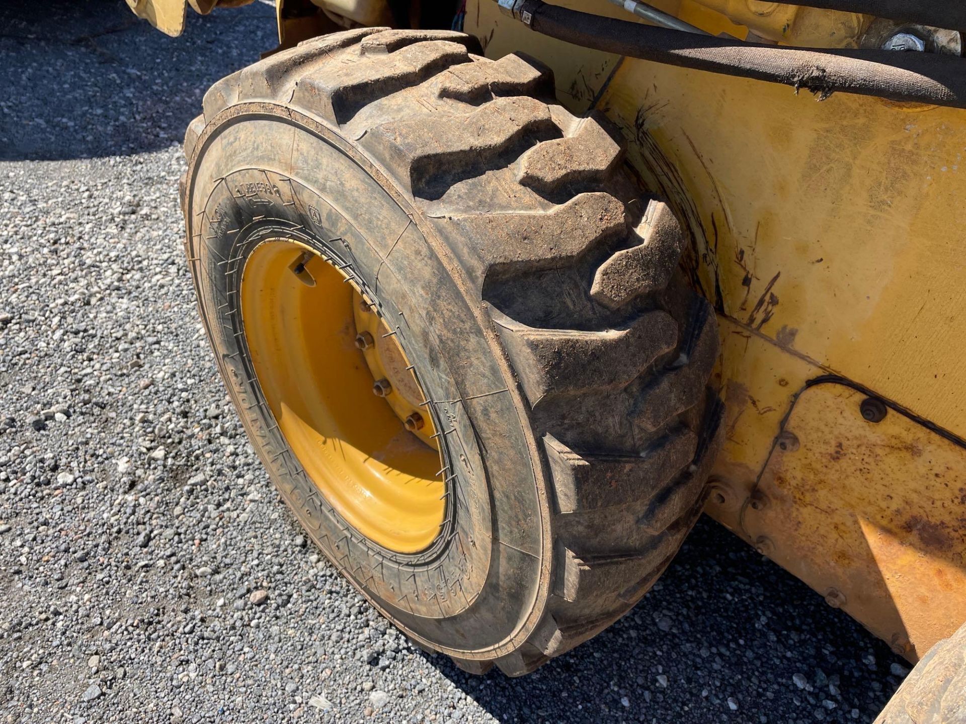 2004 John Deere 317 Rubber Tire Skidsteer Loader - Image 12 of 17