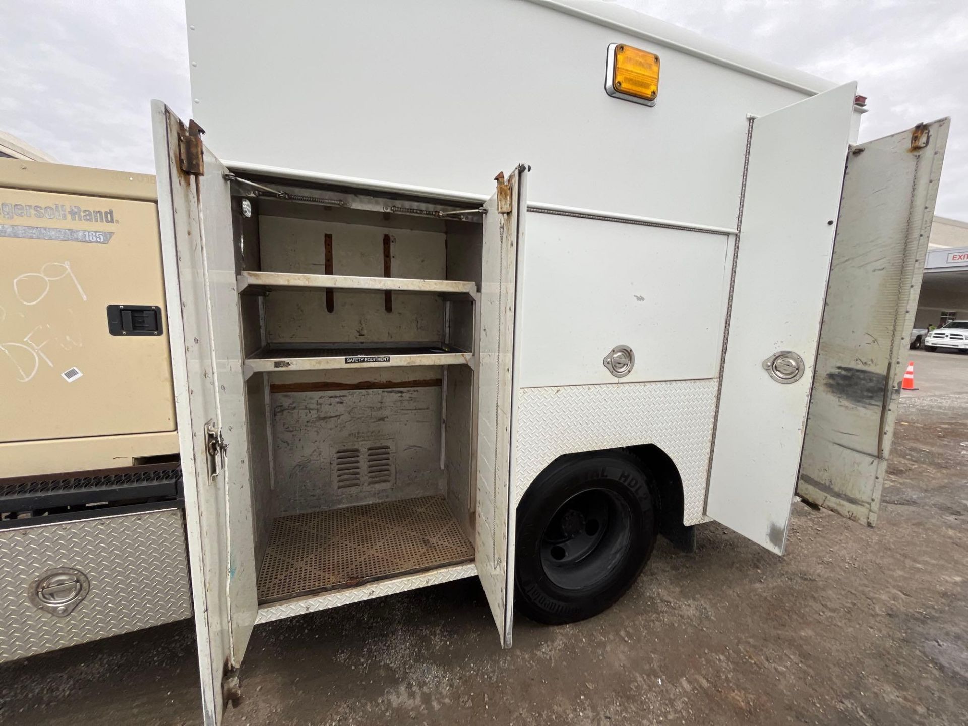 2004 International 4300SBA4X2 Extended Cab Utility Body Truck - Image 12 of 29