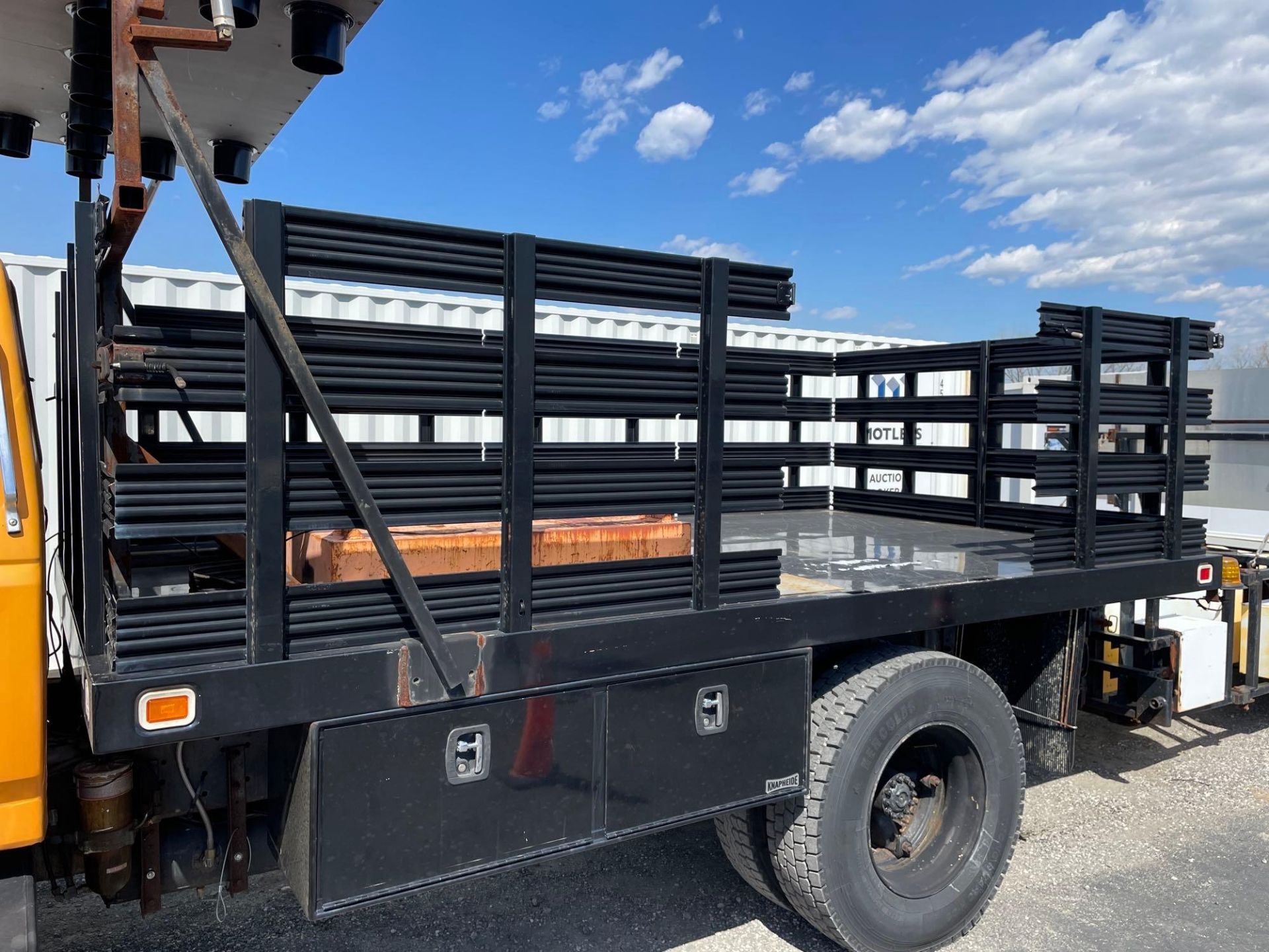 1995 Ford F800 Crash Cushion Truck - Image 14 of 24