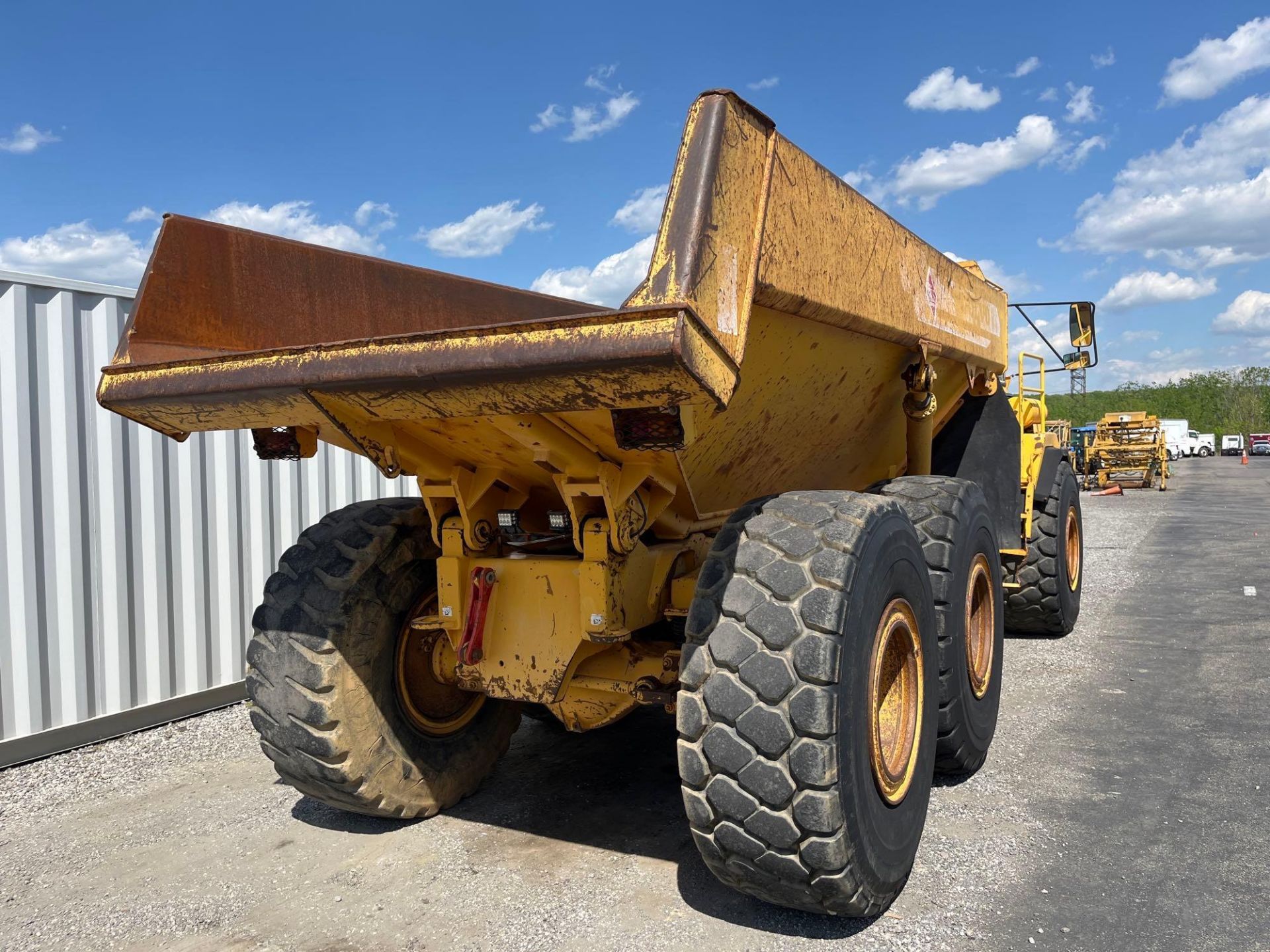 1999 Volvo A25C Articulated Dump Truck - Image 2 of 20