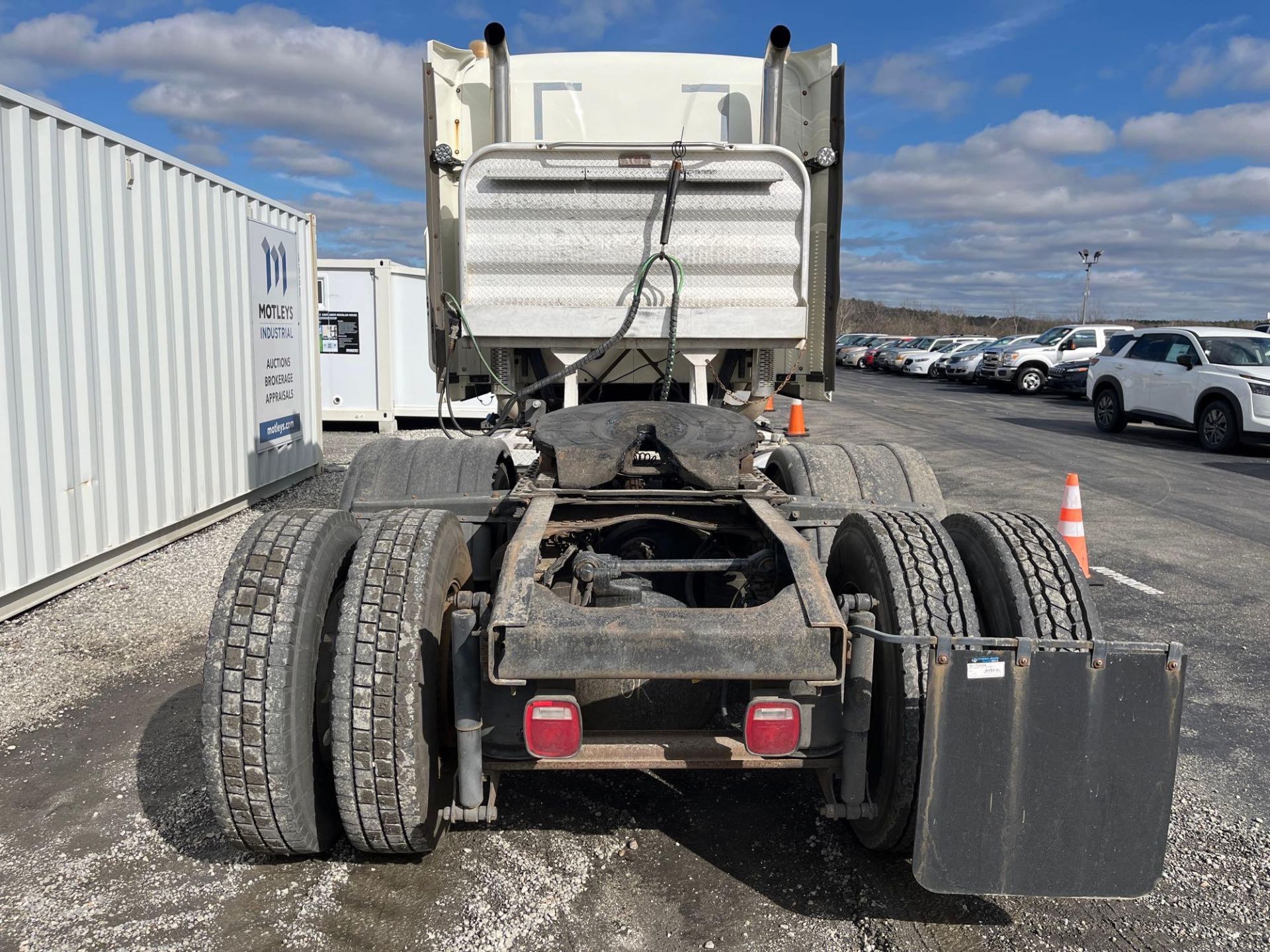 2016 Mack CXU613 Sleeper Road Tractor - Image 16 of 27