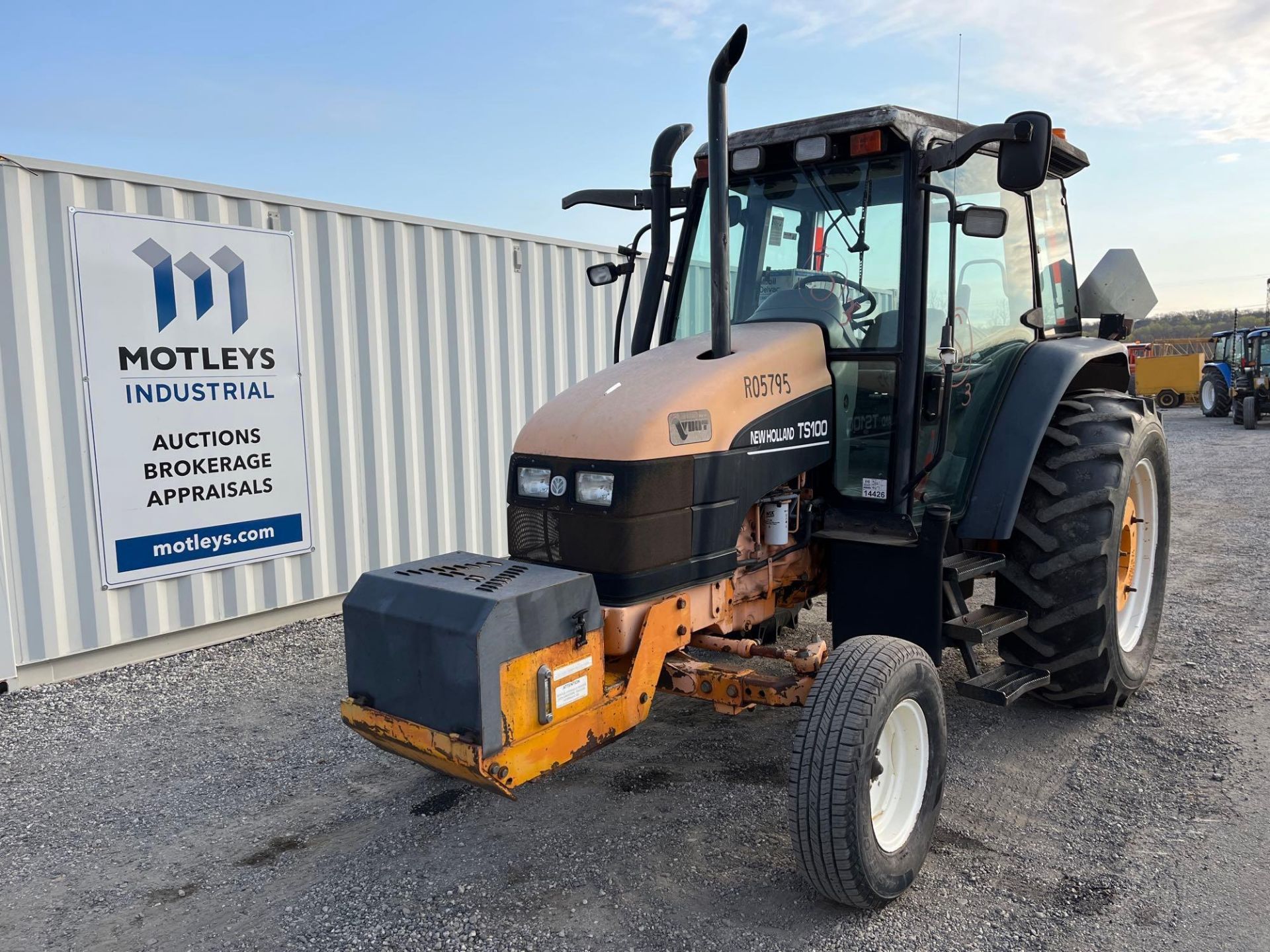 2001 New Holland TS100 Tractor Mower