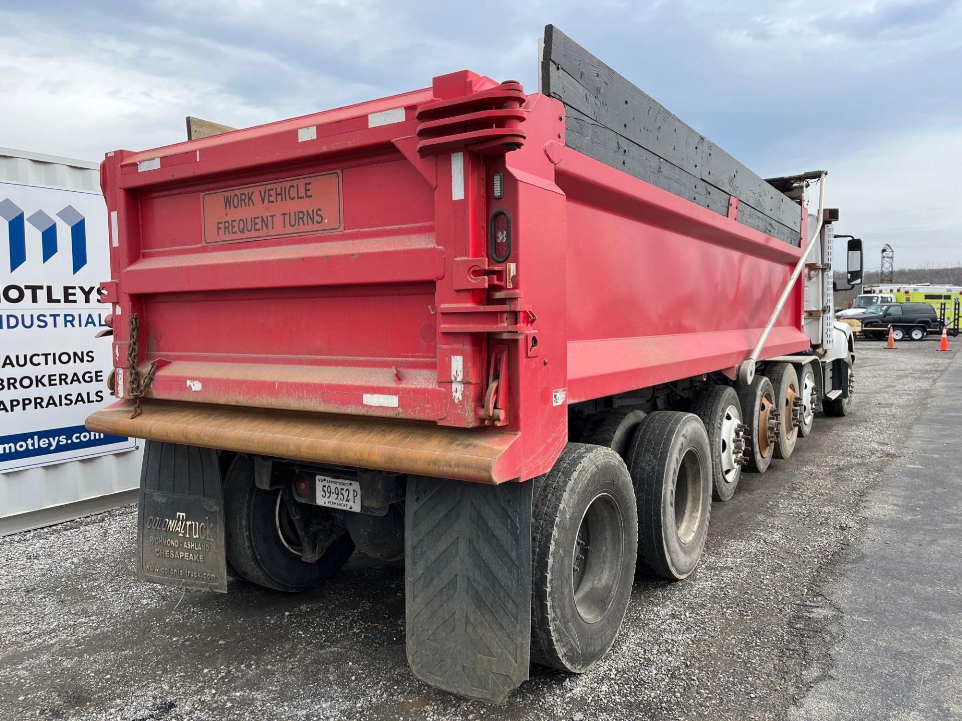 2019 Volvo VHD Centipede Dump Truck - Bild 3 aus 29