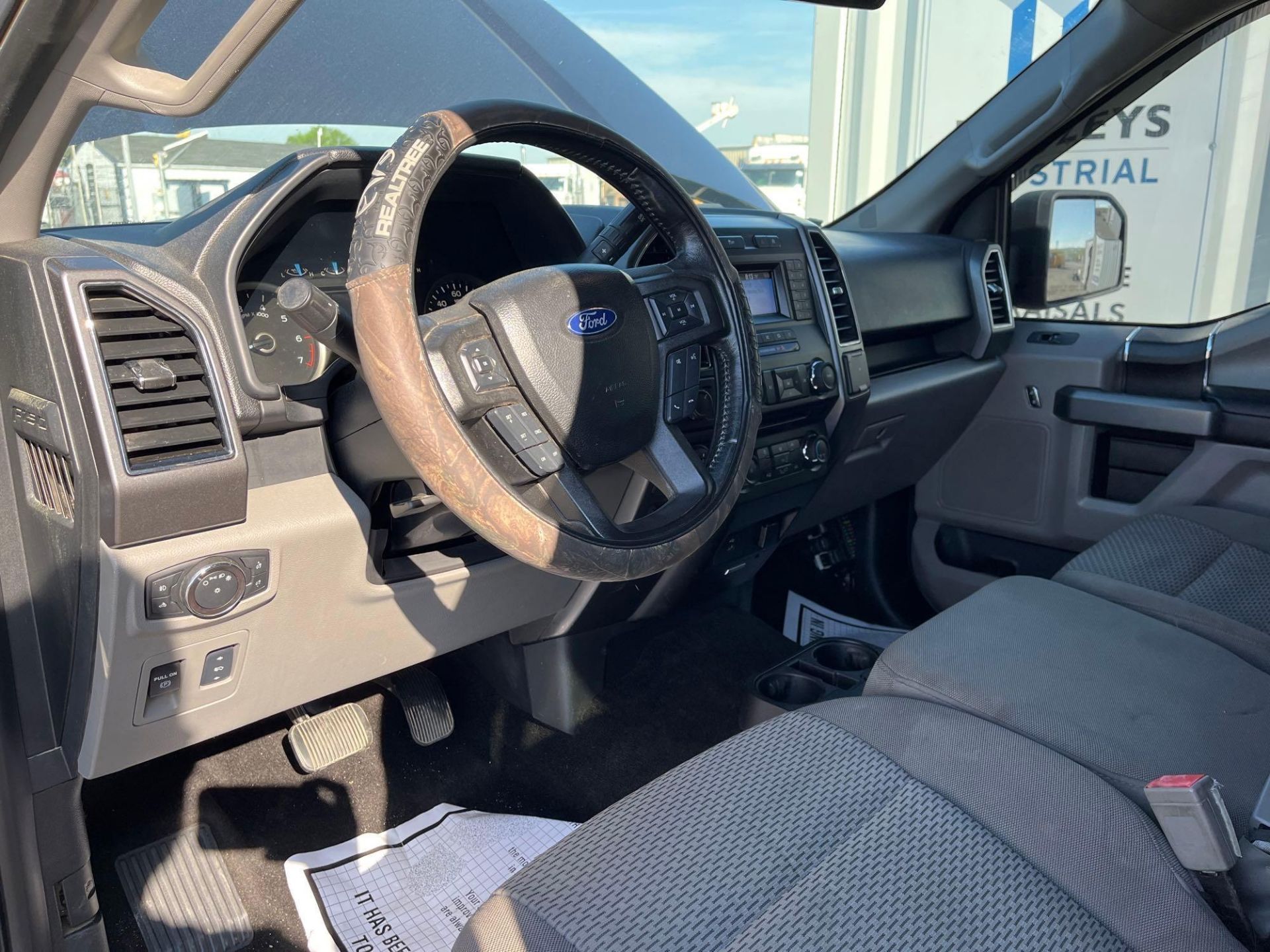 2018 Ford F150 XLT 4WD - Image 7 of 20