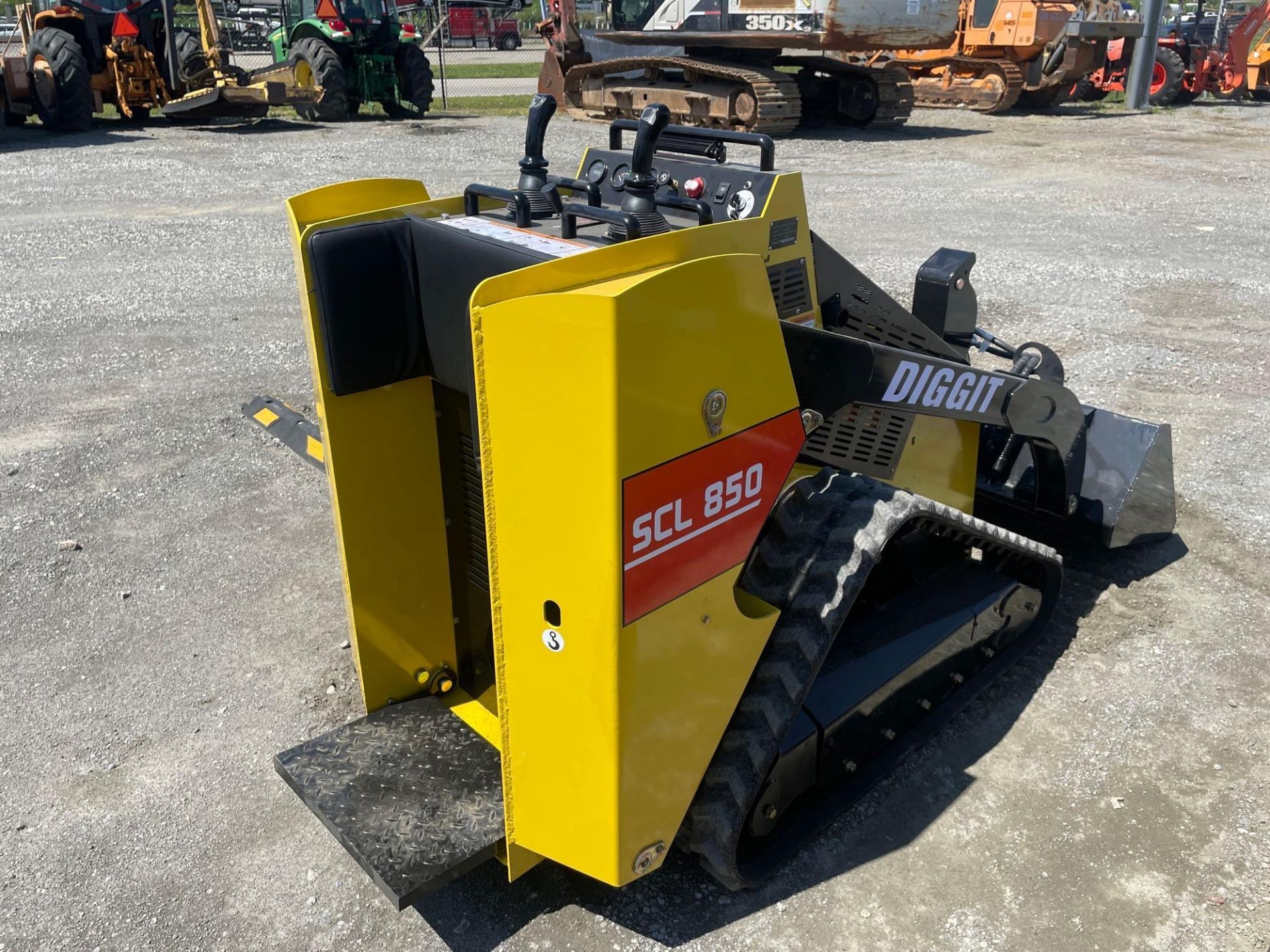 2023 DIGGIT SCL 850 Mini Skid Steer Loader - Image 3 of 10