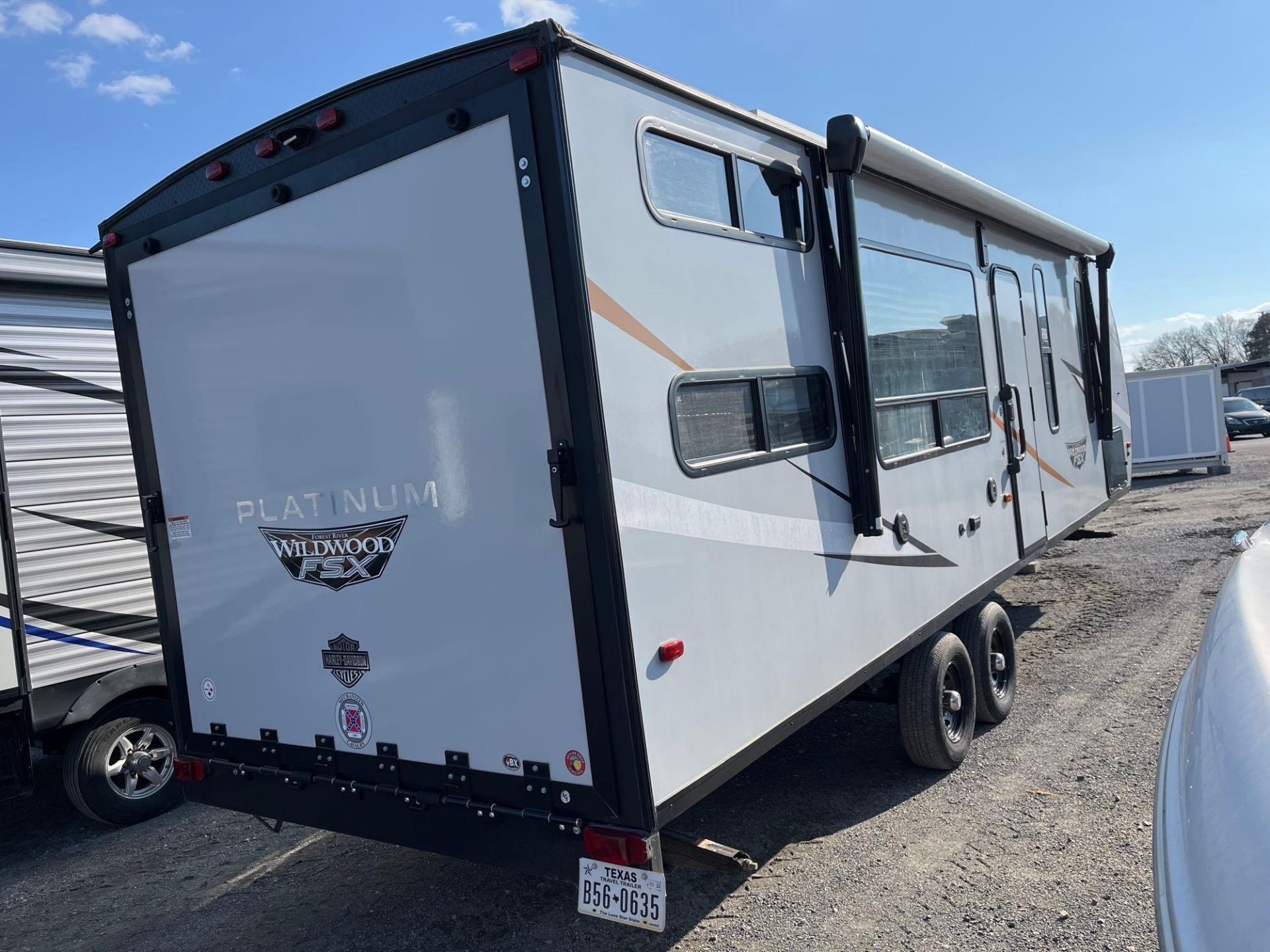 2021 Forest River Wildwood 270RTKX RV Camper / Trailer - Image 3 of 24