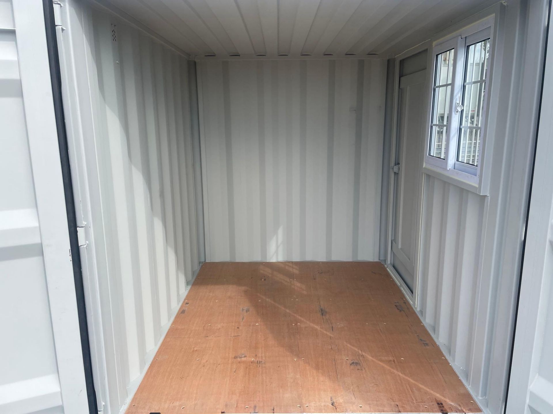 2024 8' Storage / Office Container - Image 5 of 7