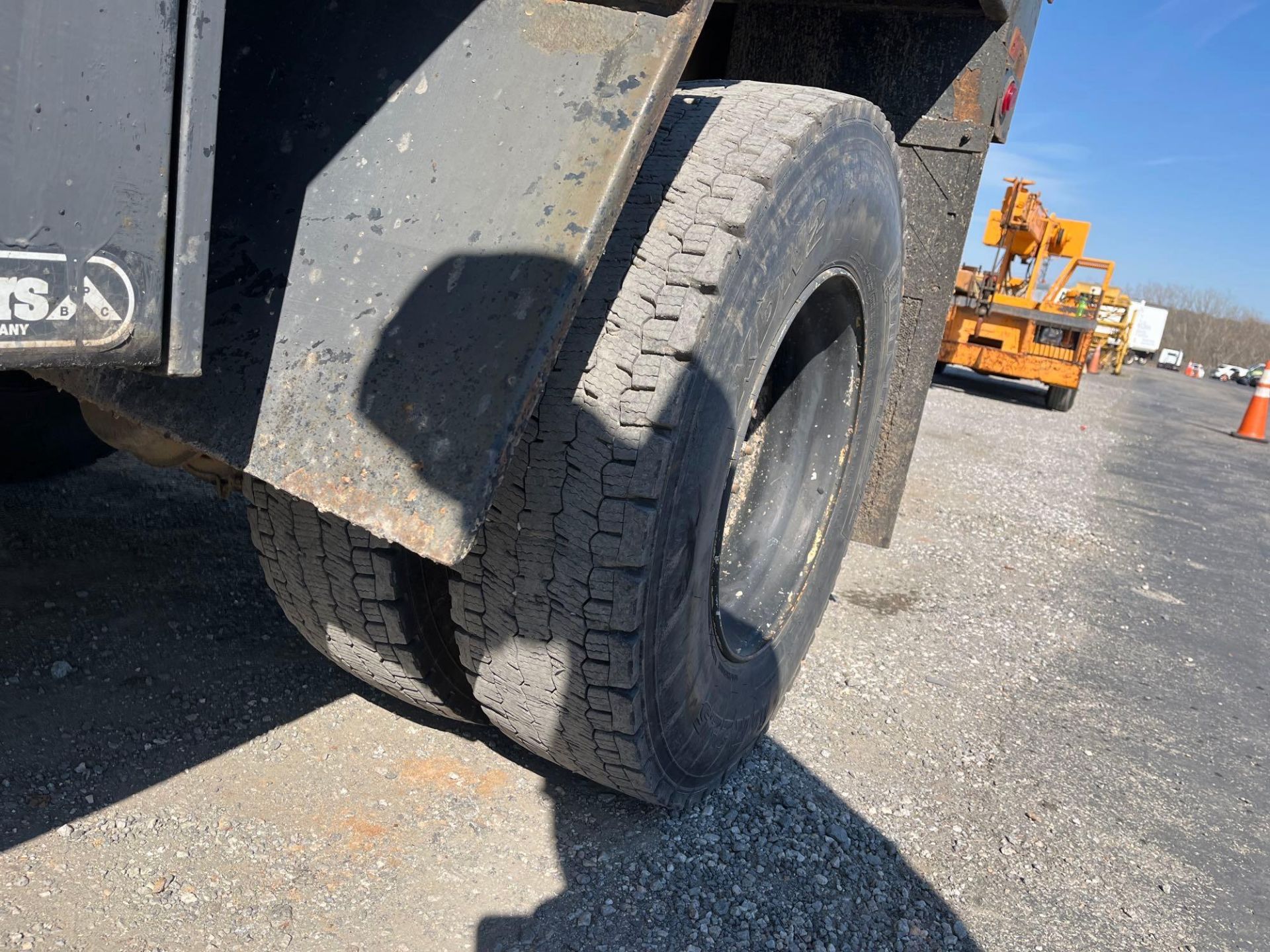 2008 GMC 7500 Single Axle Dump Truck - Image 17 of 22