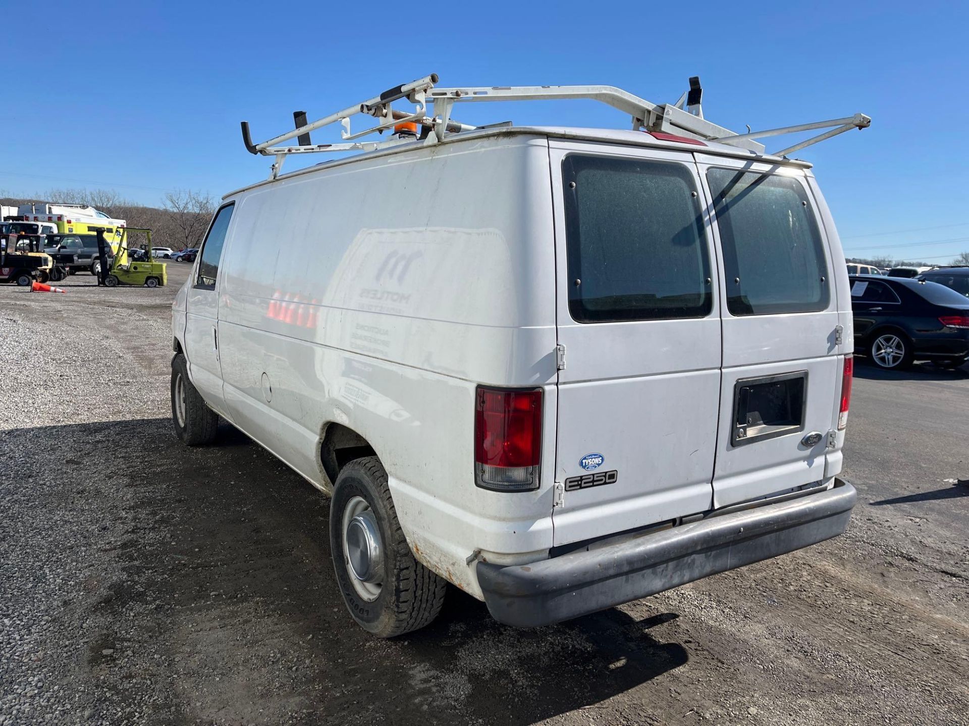 2005 Ford Econoline Van - Image 3 of 19