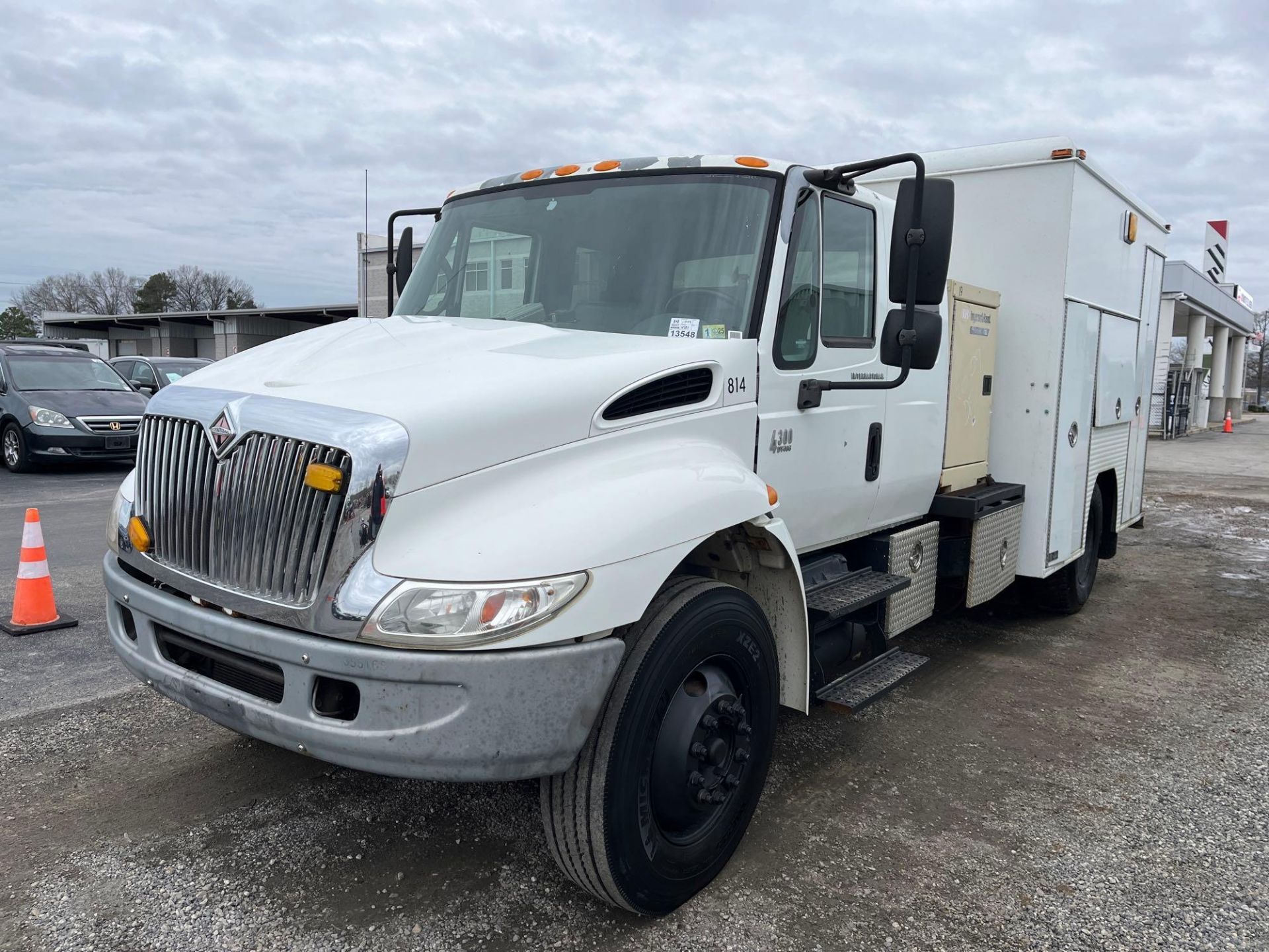 2004 International 4300SBA4X2 Extended Cab Utility Body Truck - Image 4 of 29