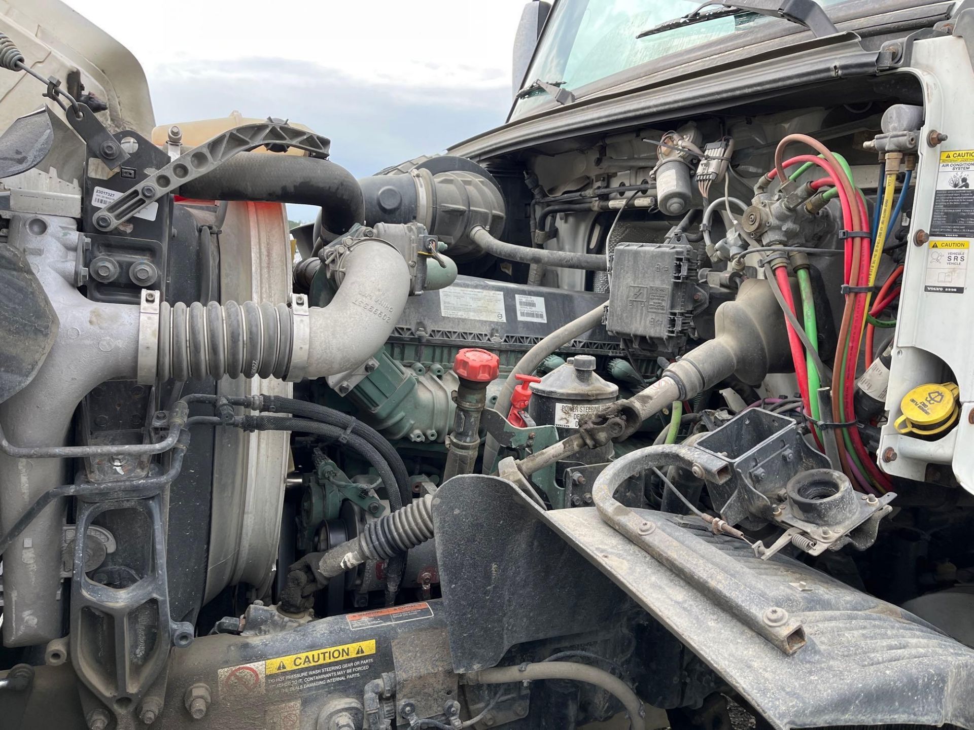2019 Volvo VHD Centipede Dump Truck - Bild 16 aus 29