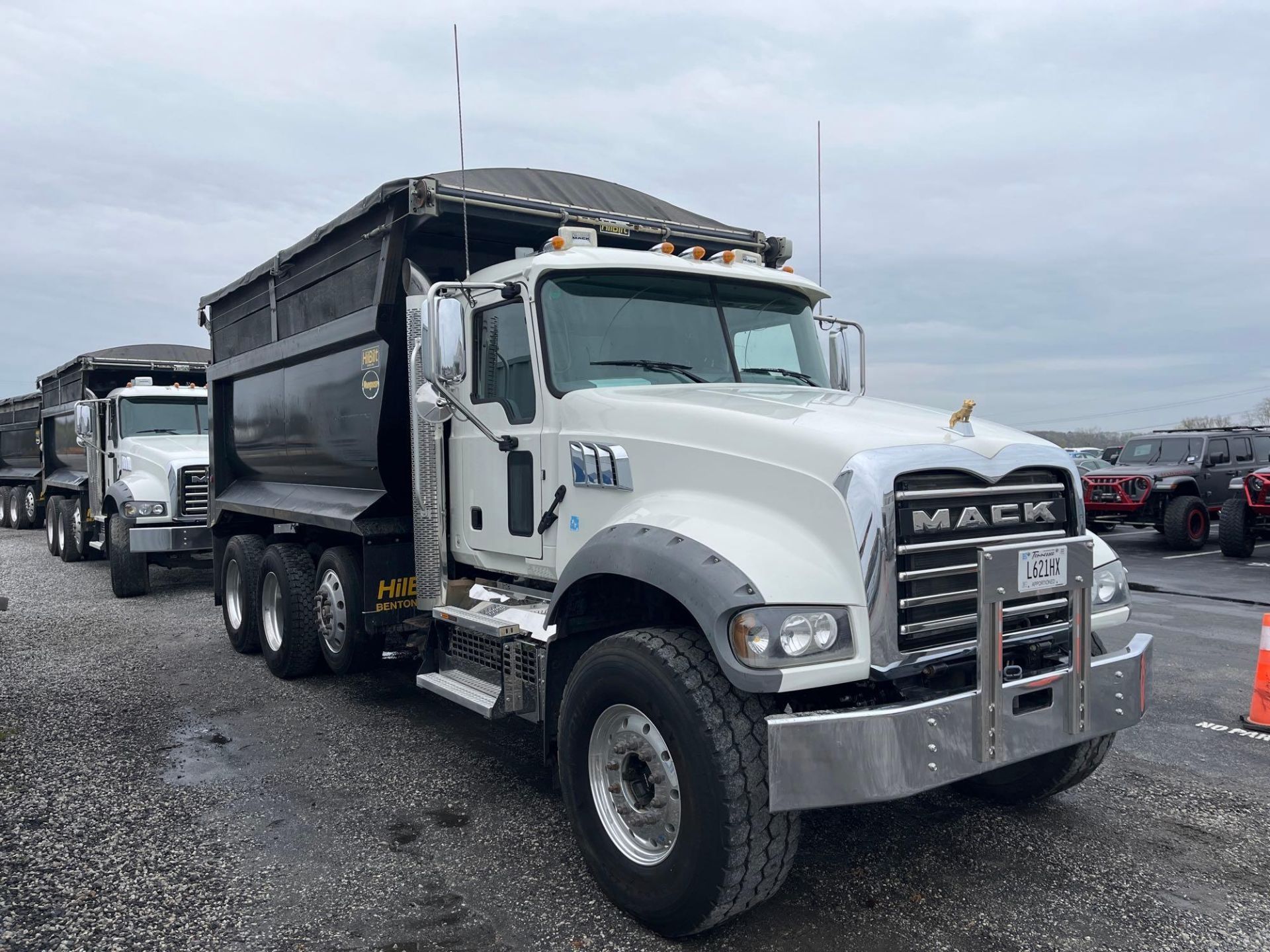 2020 Mack Granite GR64F Tri-Axle Dump Truck - Image 4 of 23