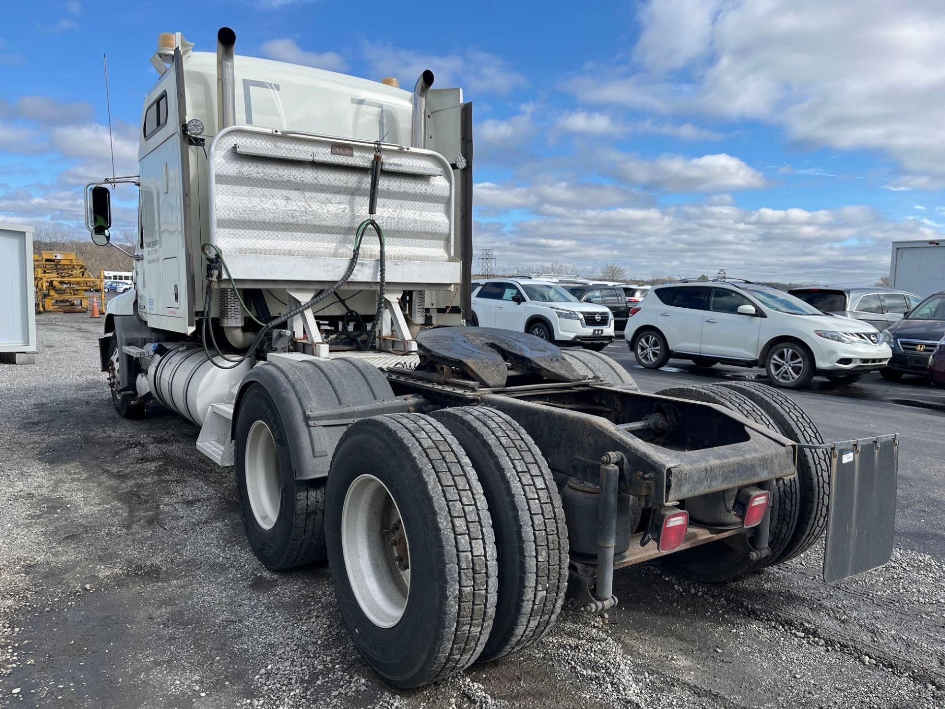 2016 Mack CXU613 Sleeper Road Tractor - Image 3 of 27