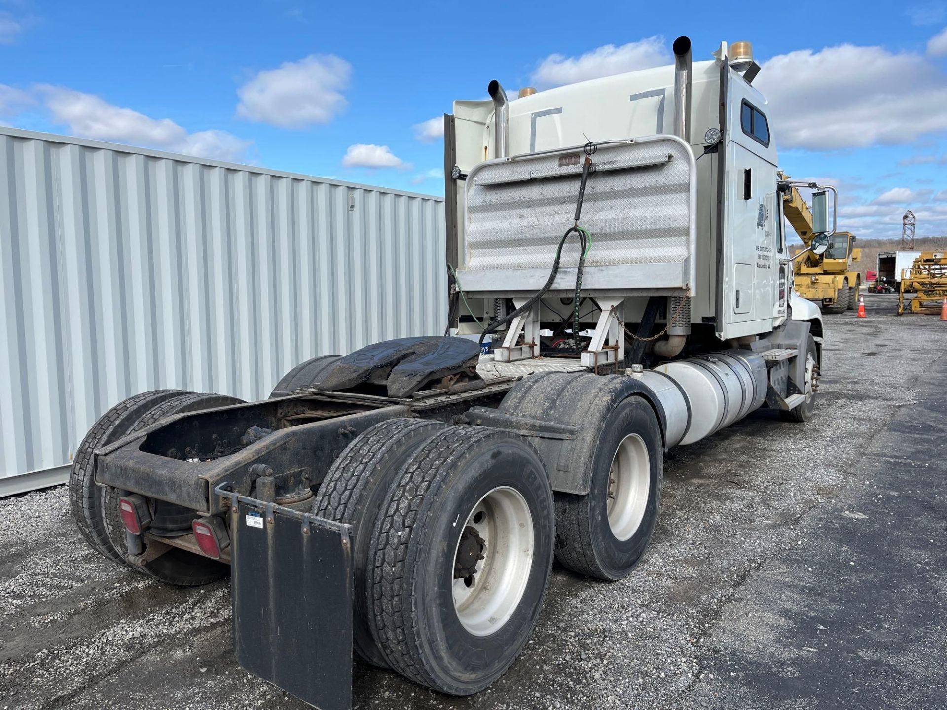 2016 Mack CXU613 Sleeper Road Tractor - Image 2 of 27