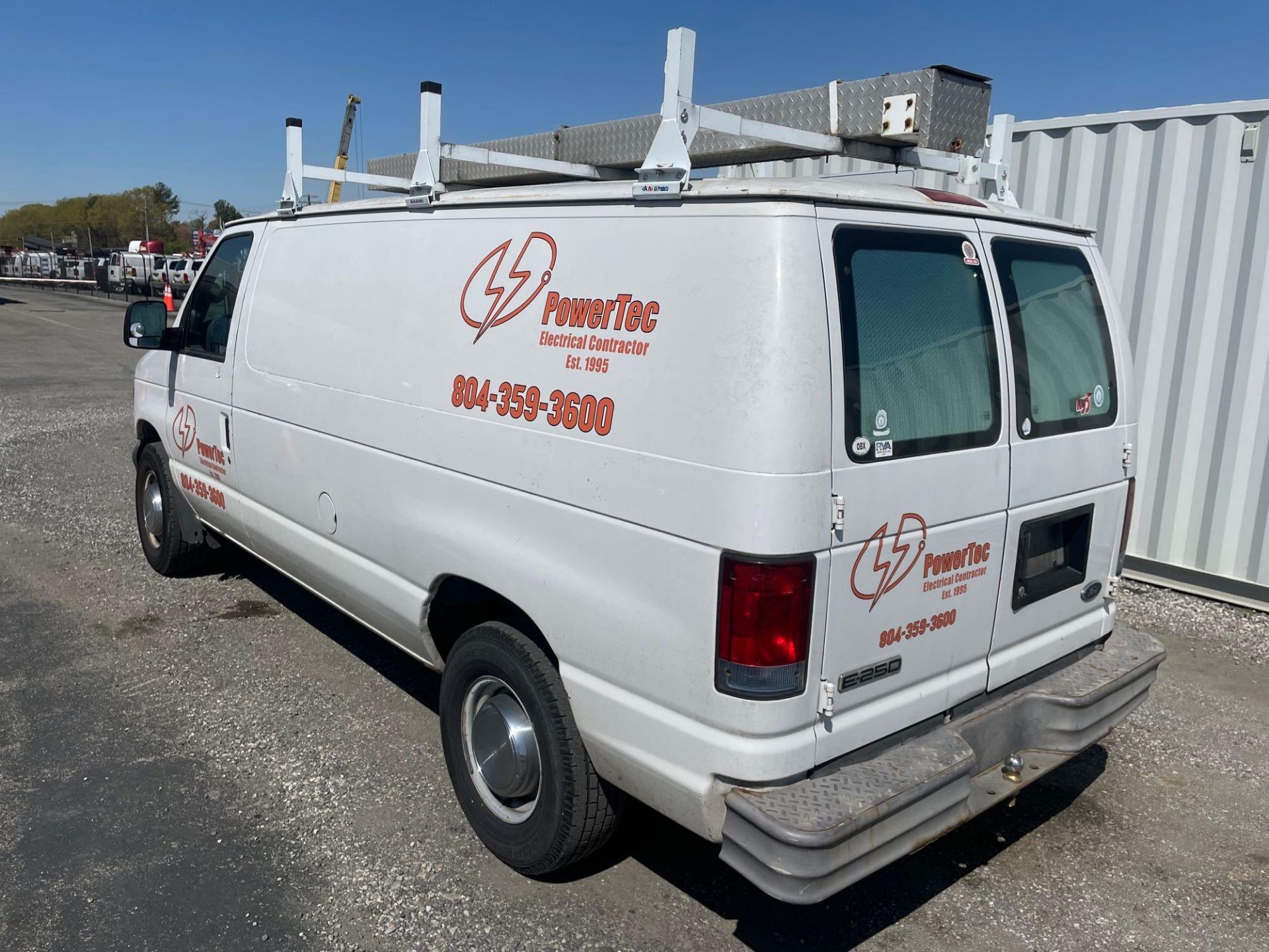 2006 Ford E-250 Van - Image 2 of 25