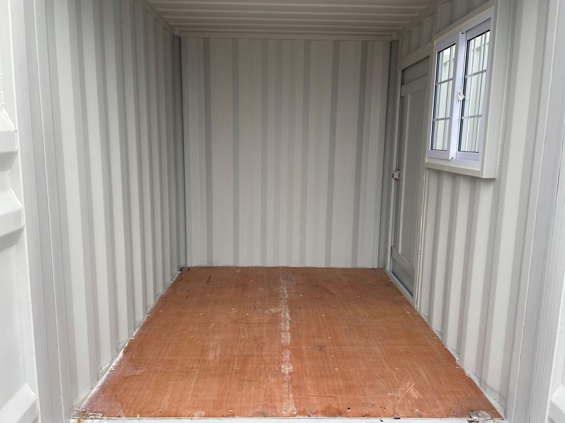 2024 9' Storage / Office Container - Image 5 of 7