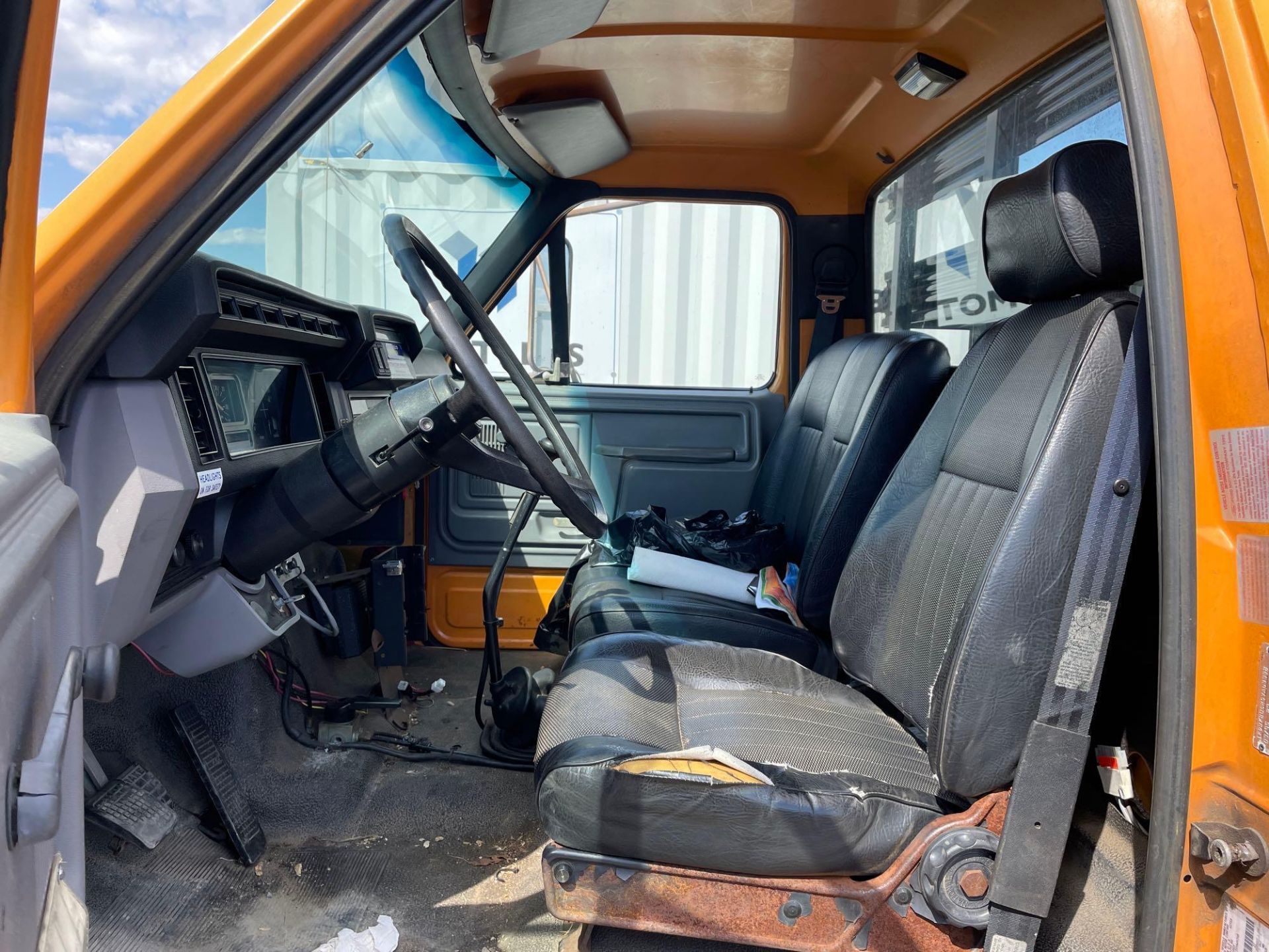 1995 Ford F800 Crash Cushion Truck - Image 12 of 24