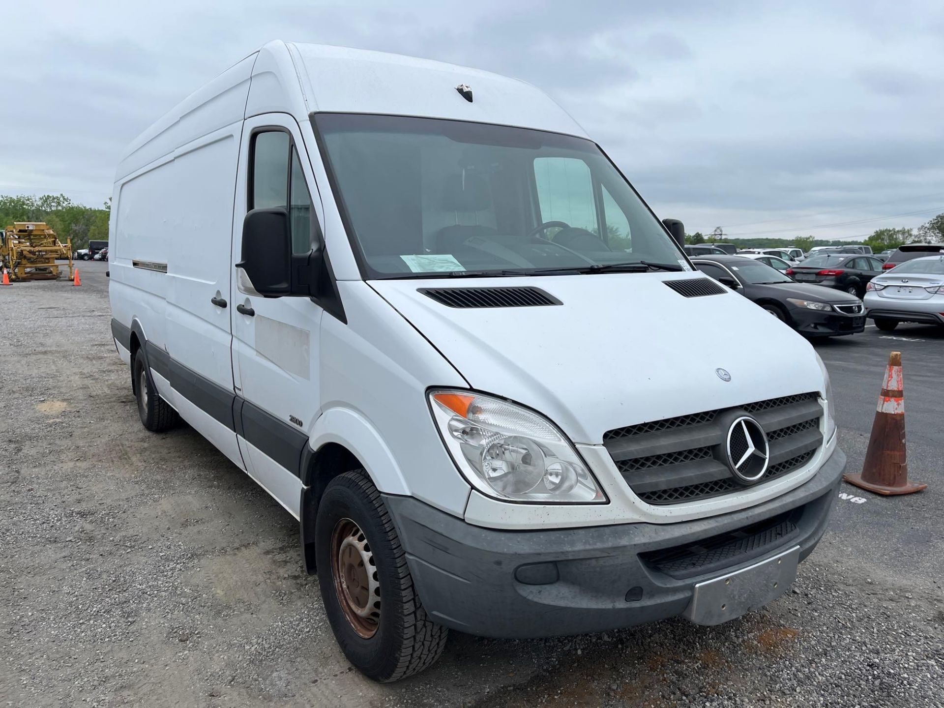 2013 Mercedes Sprinter 1500 Cargo Van - Image 4 of 21