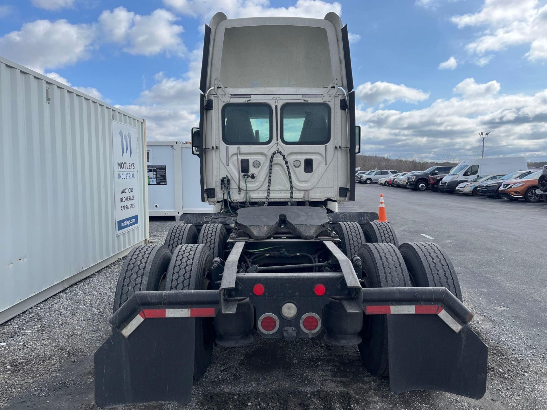 2014 Freightliner Cascadia Road Tractor - Image 12 of 19