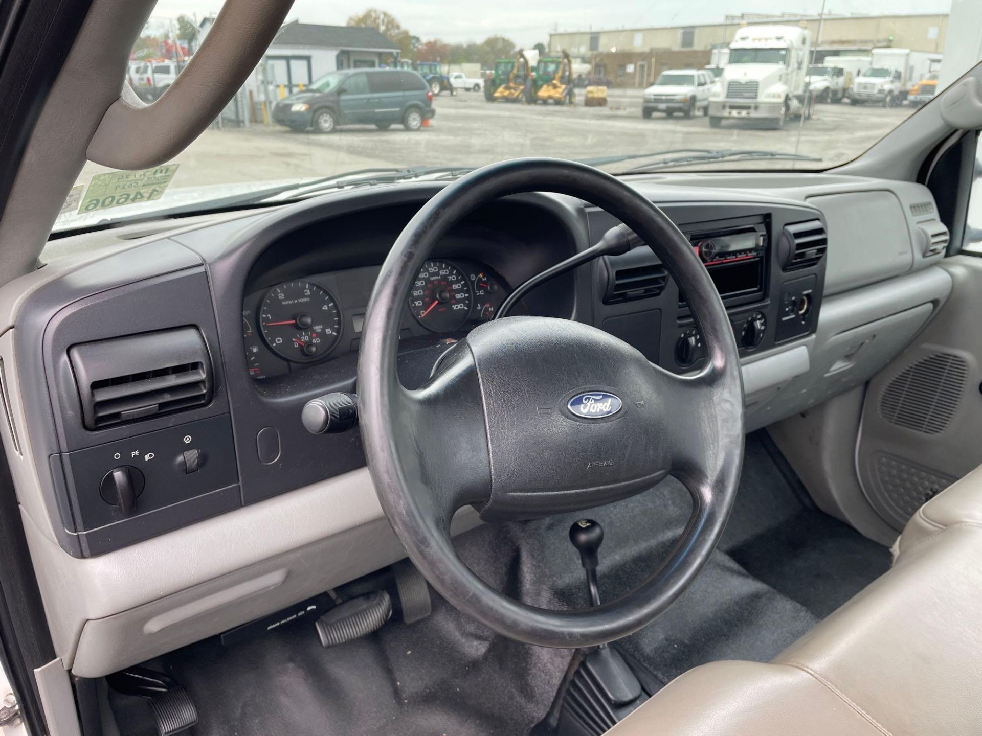 2005 Ford F350 4x4 Utility Truck - Image 6 of 29