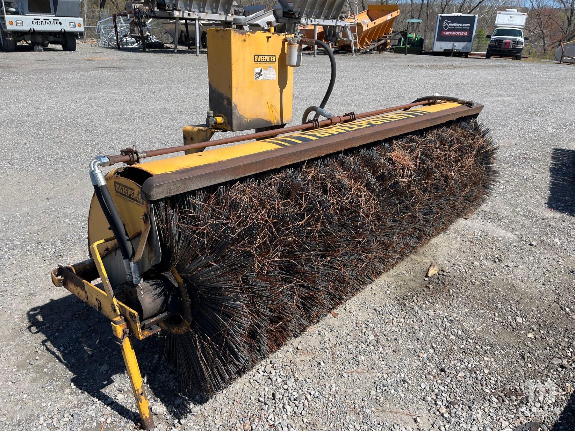 2002 Sweepster D32C8 3-Point Hitch Broom - Image 4 of 8