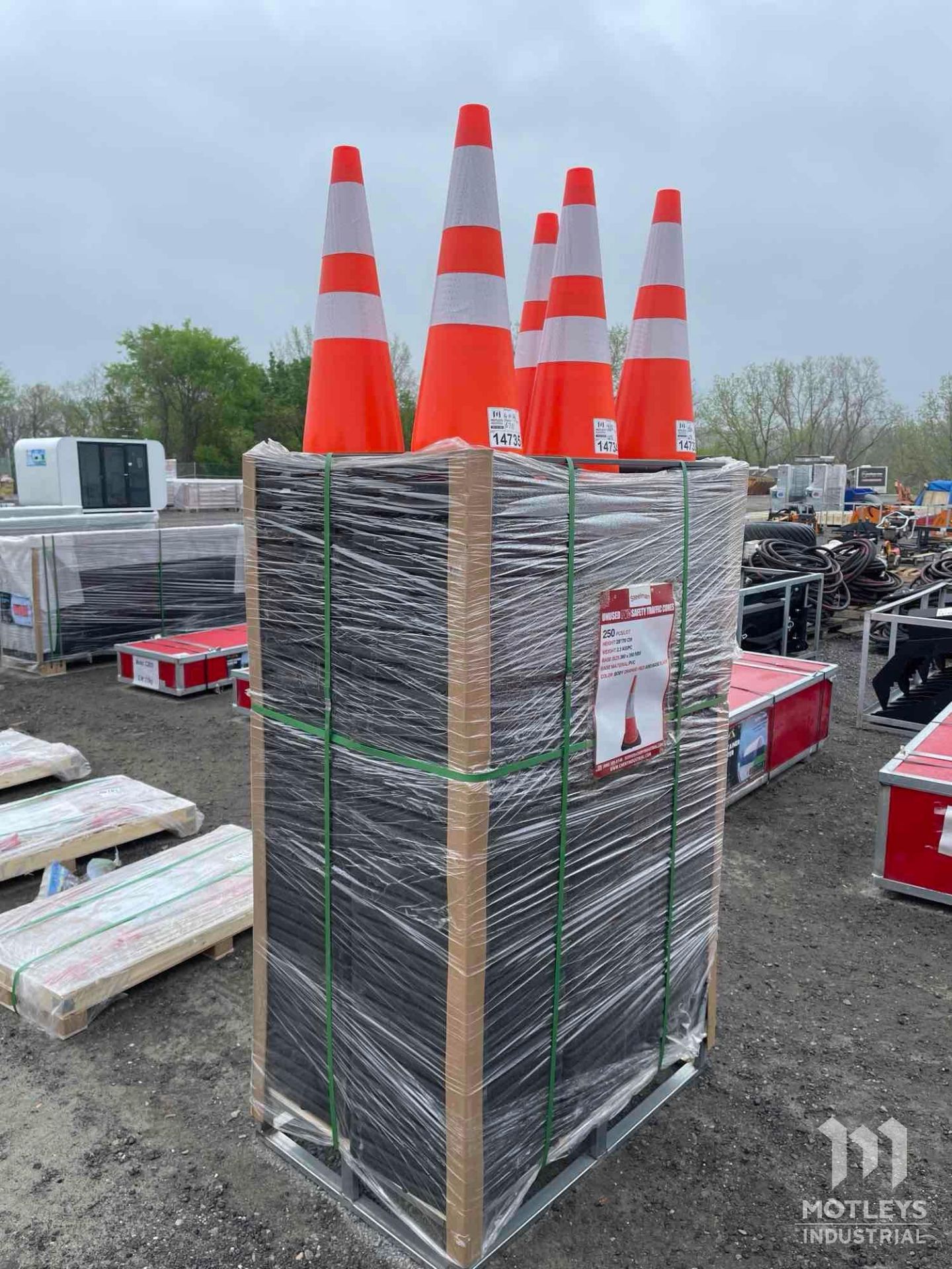 2024 Safety Highway Cones, Qty: 42 - Image 3 of 5