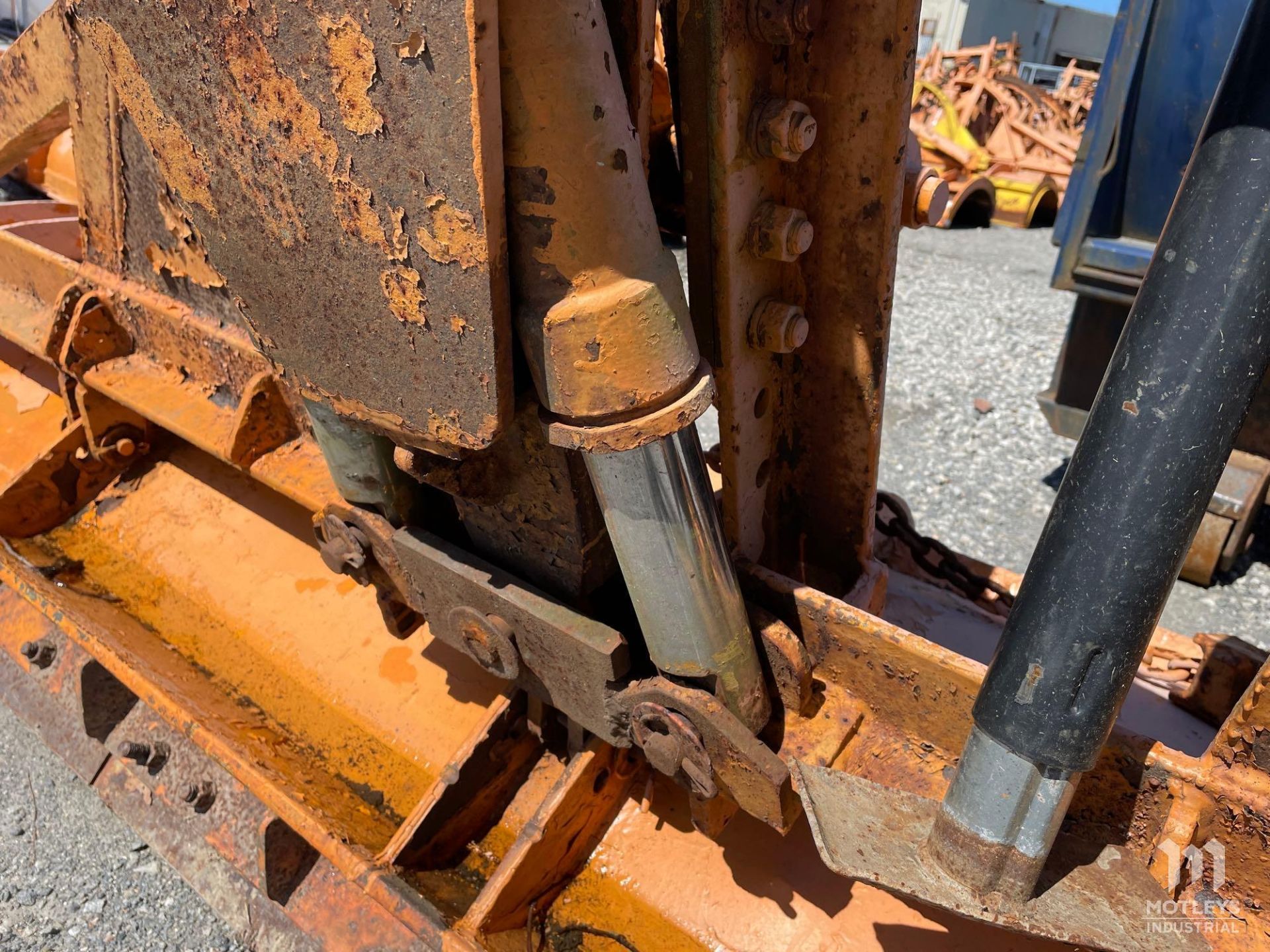 1987 Valk RV112115 Power Reversing Snowplow - Image 7 of 9