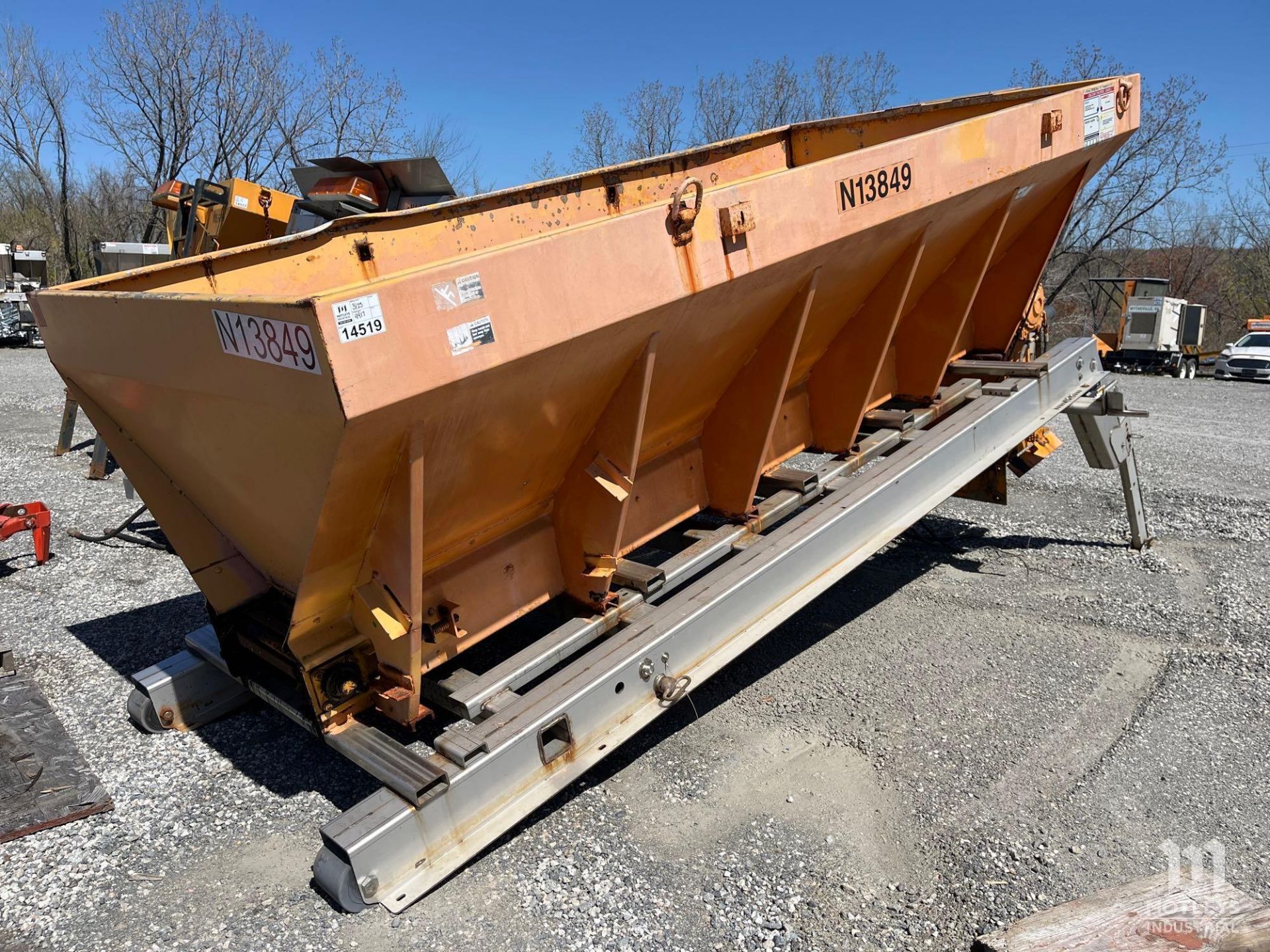 1999 Henderson FSH14VA99HYD 14' Hydraulic Abrasive Spreader