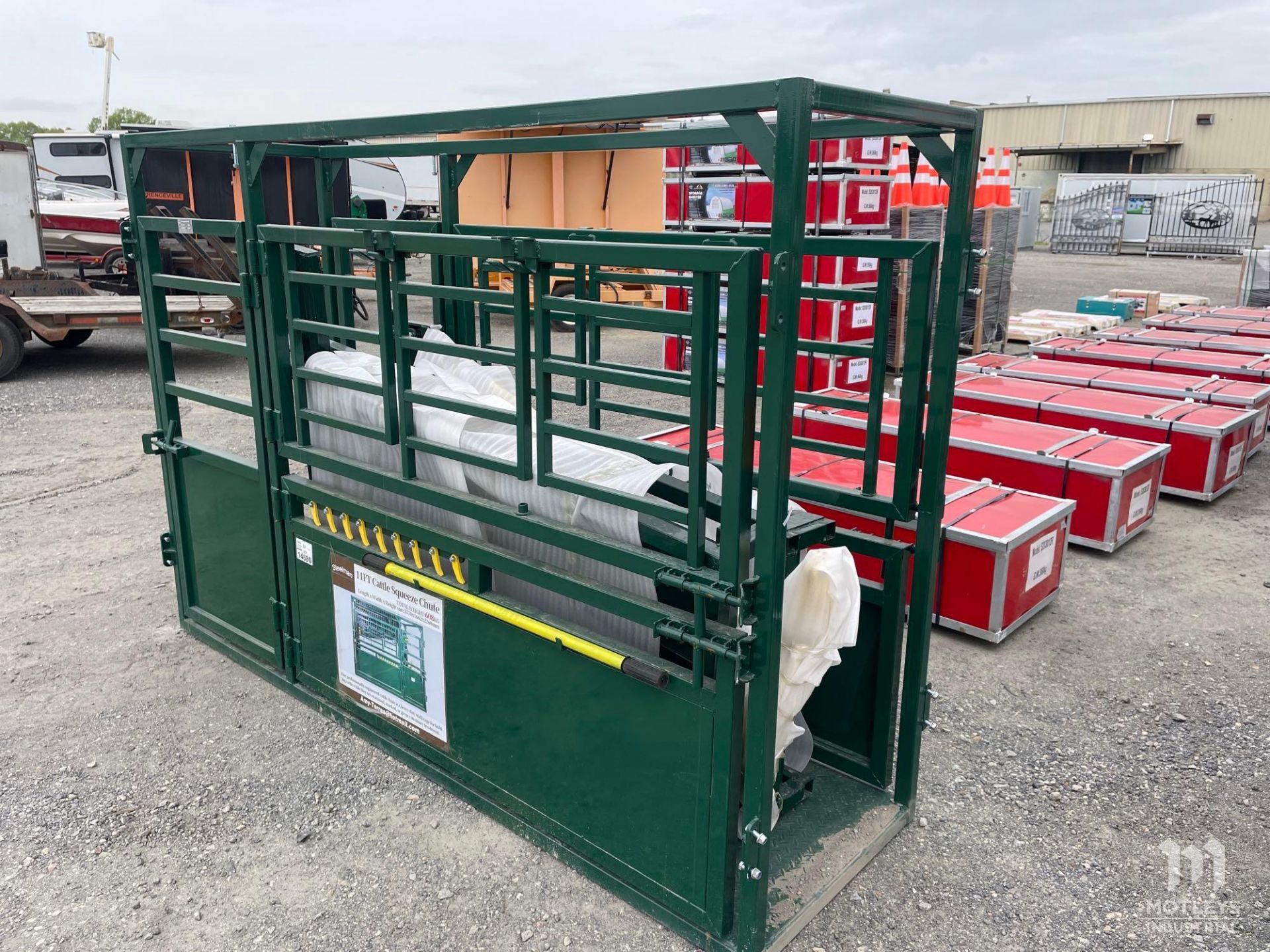 2024 Steelman 11' Cattle Squeeze Chute - Image 3 of 6