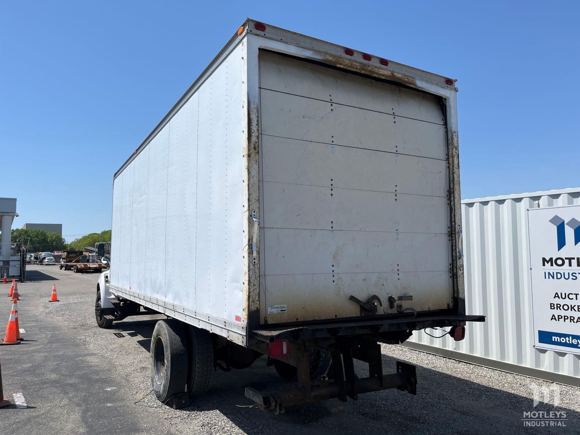 2003 Ford F650 26' Box Truck - Image 2 of 20