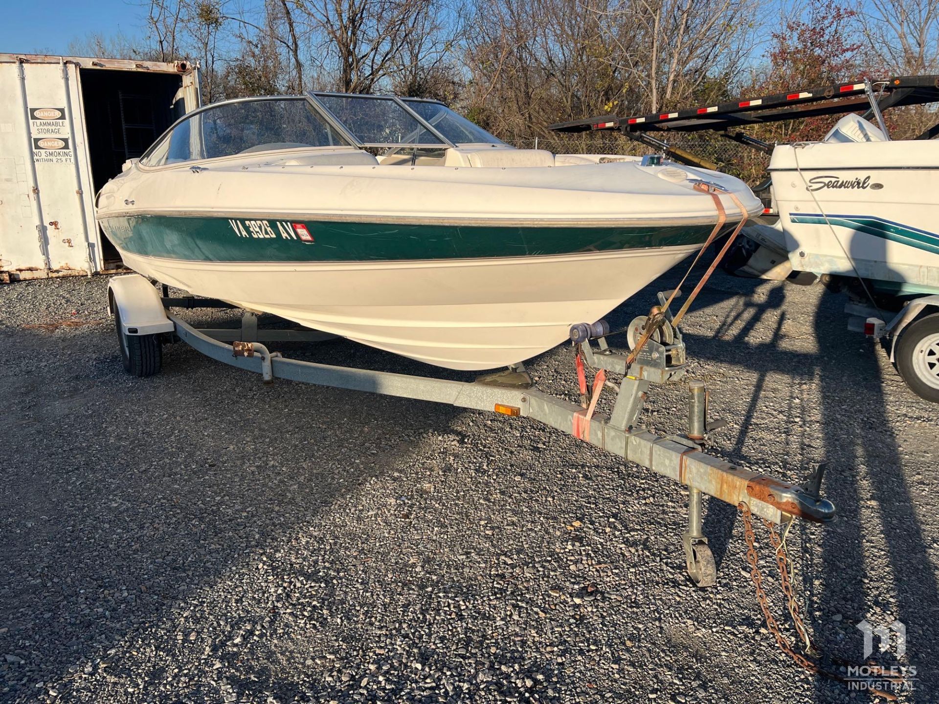 Capri Bayliner Boat and Trailer - Image 4 of 16