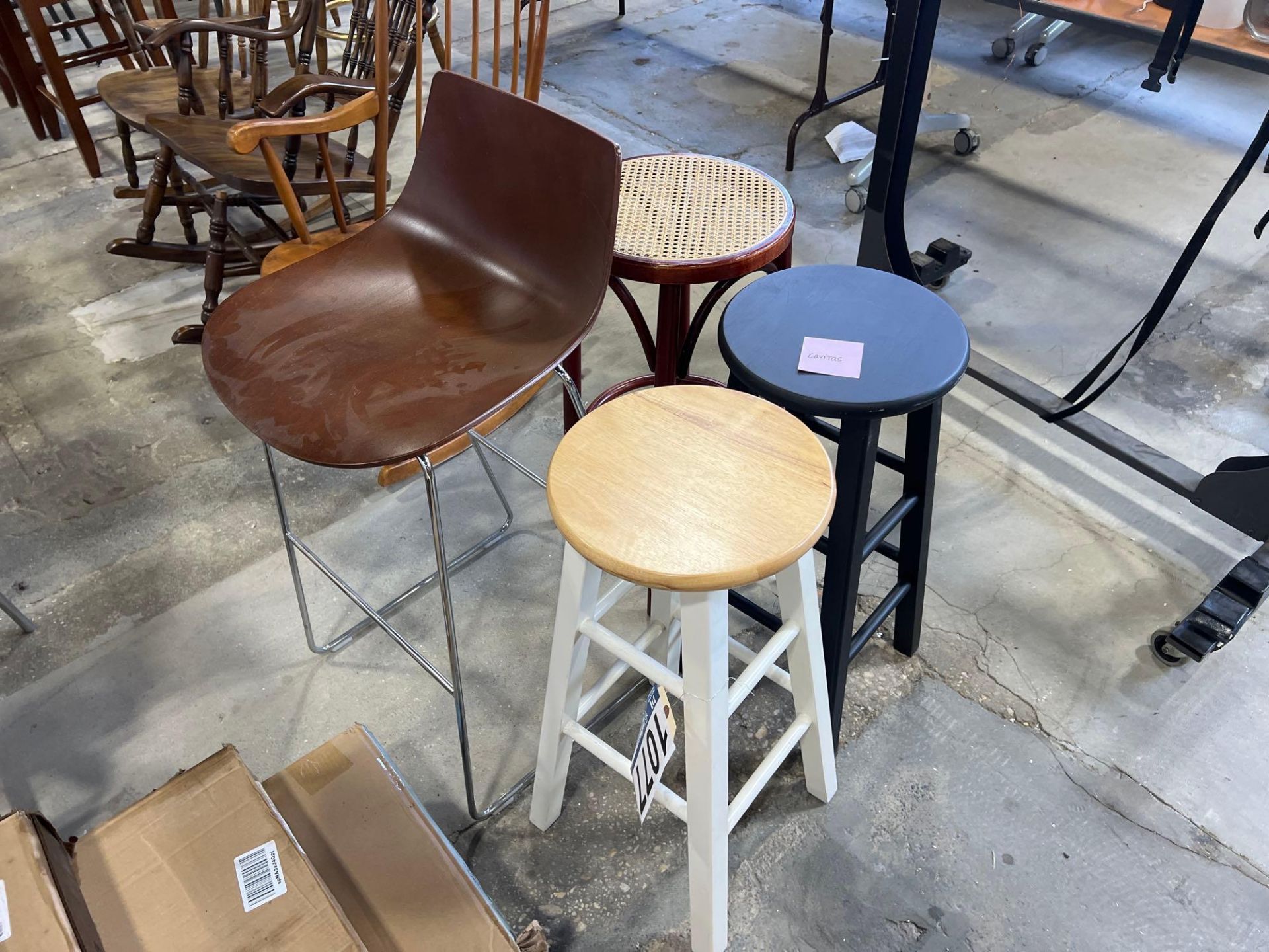 4 Assorted Stools - Image 2 of 3