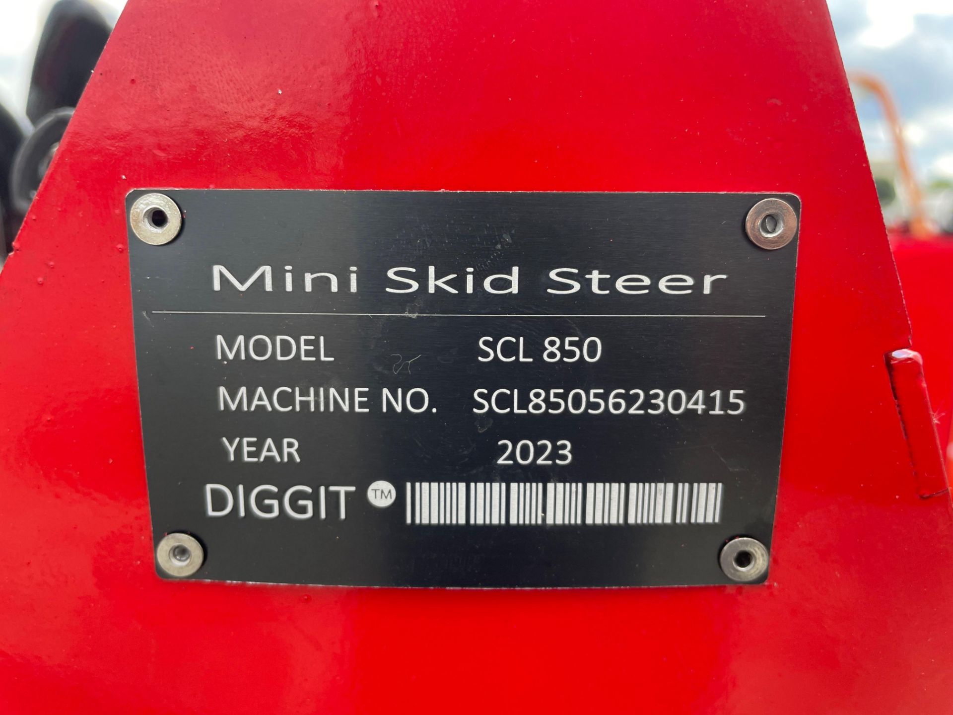 DIGGIT SCL850 Mini Skid Steer Loader - Image 5 of 14