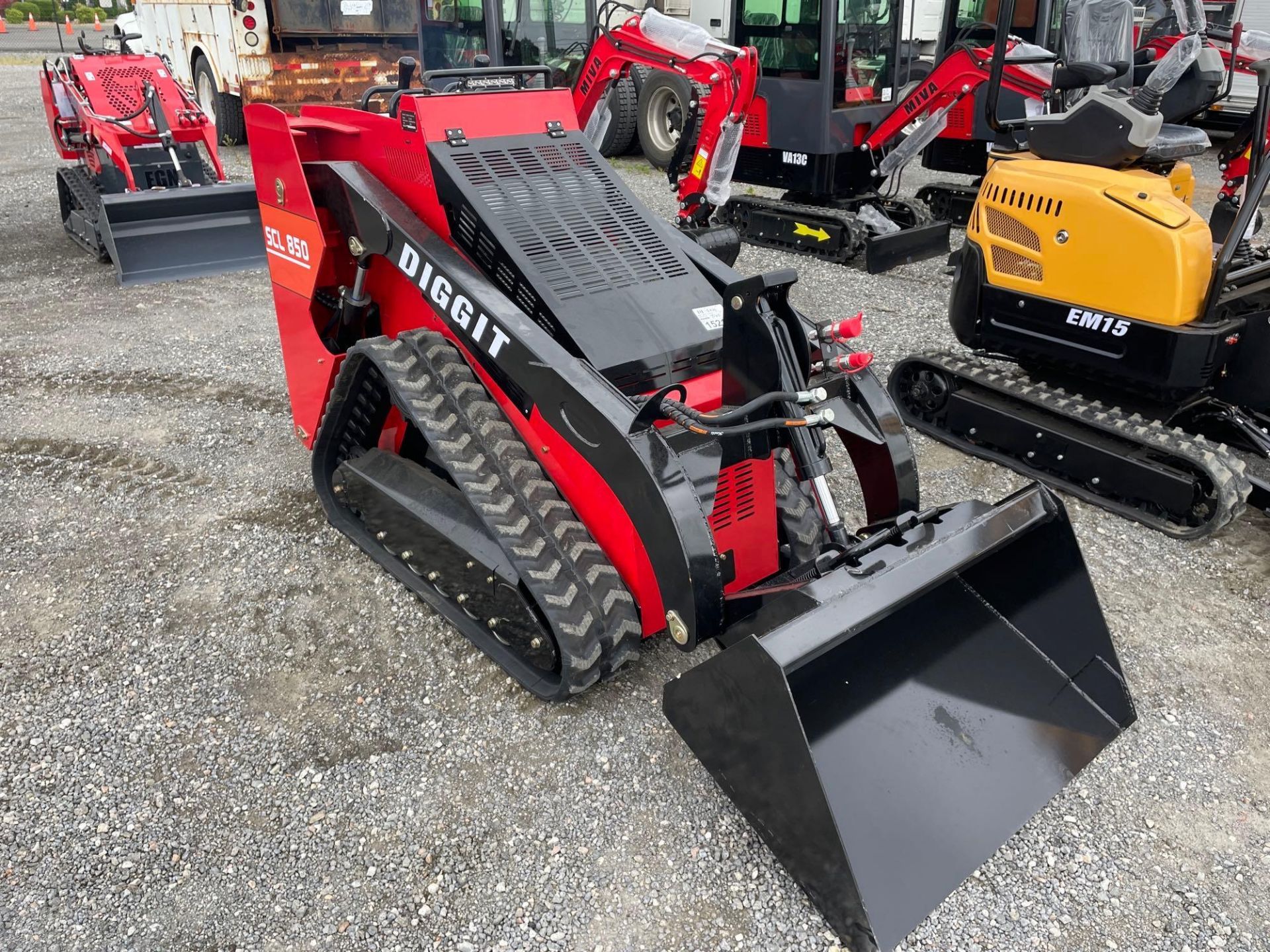 Diggit SCL850 Mini Skid Steer Loader - Image 4 of 14