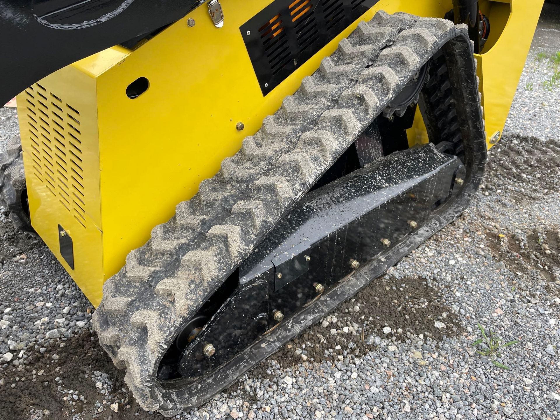 Diggit SCL850 Mini Skid Steer Loader - Image 11 of 11