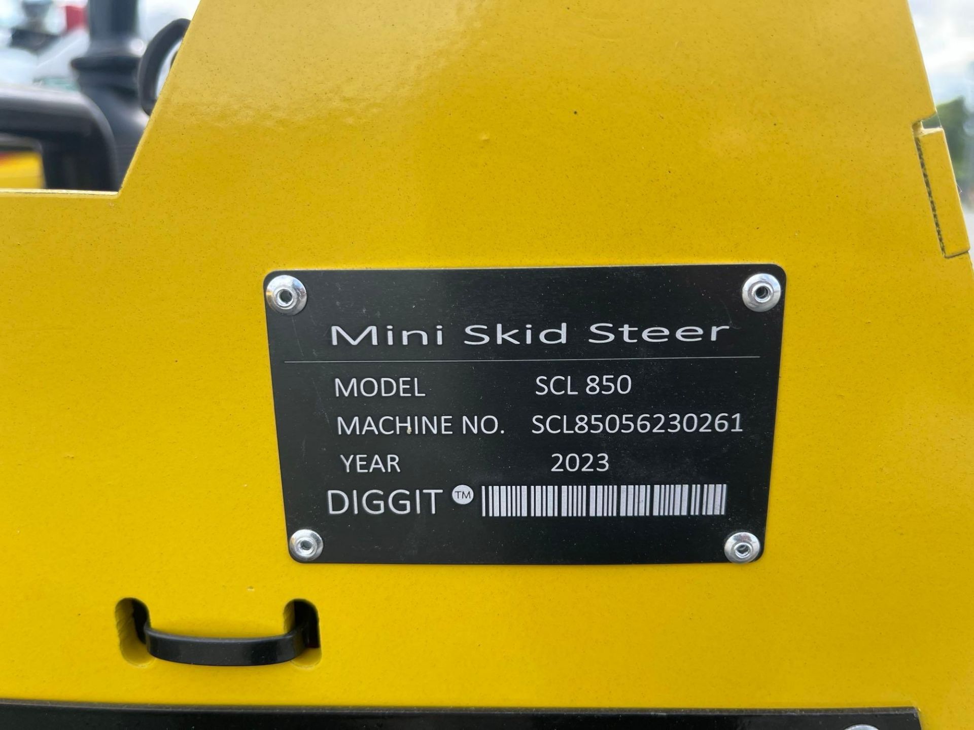 DIGGIT SCL850 Mini Skid Steer Loader - Image 5 of 15