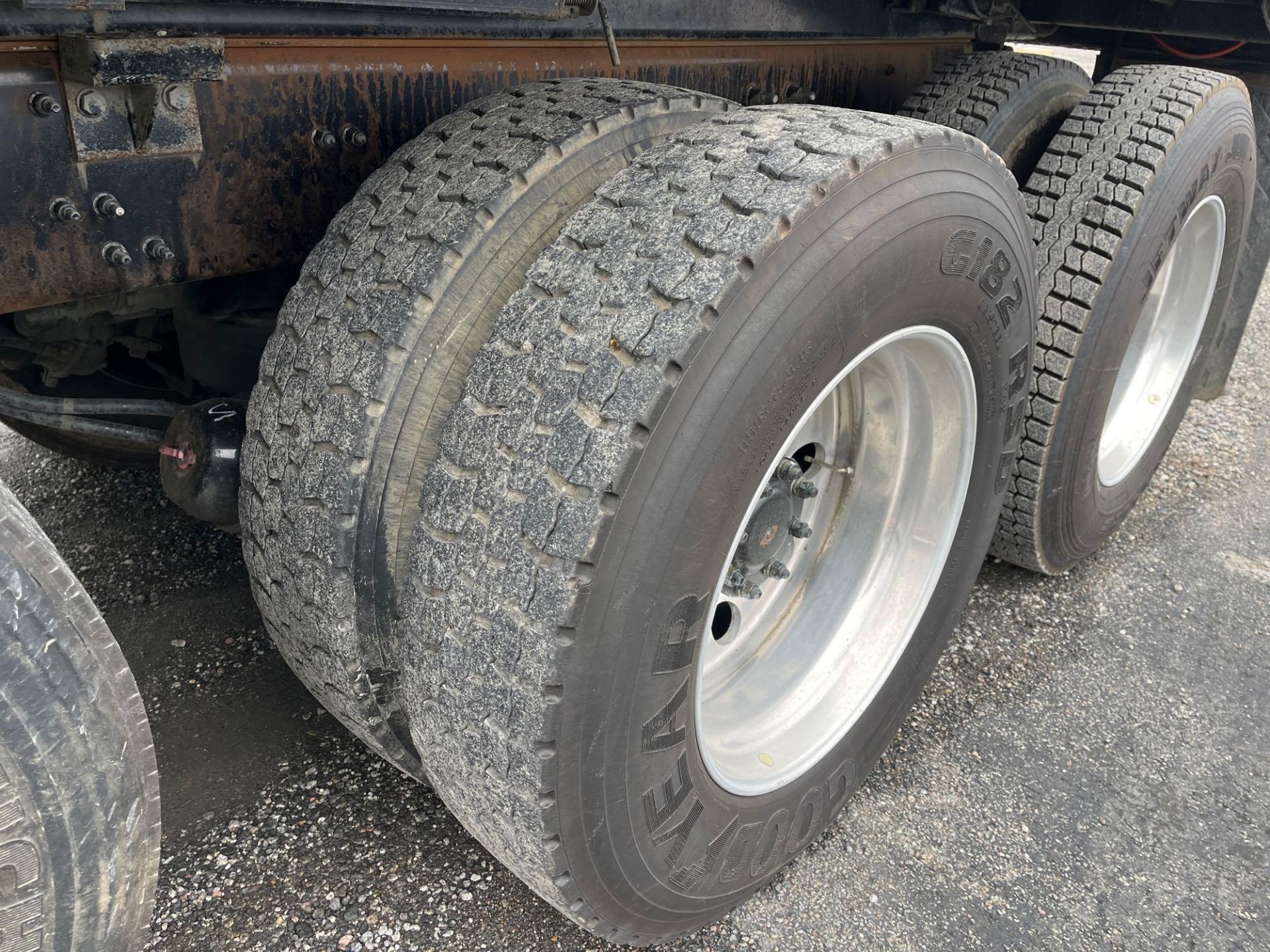 2020 Mack Granite GR64F Tri-Axle Dump Truck - Image 18 of 24